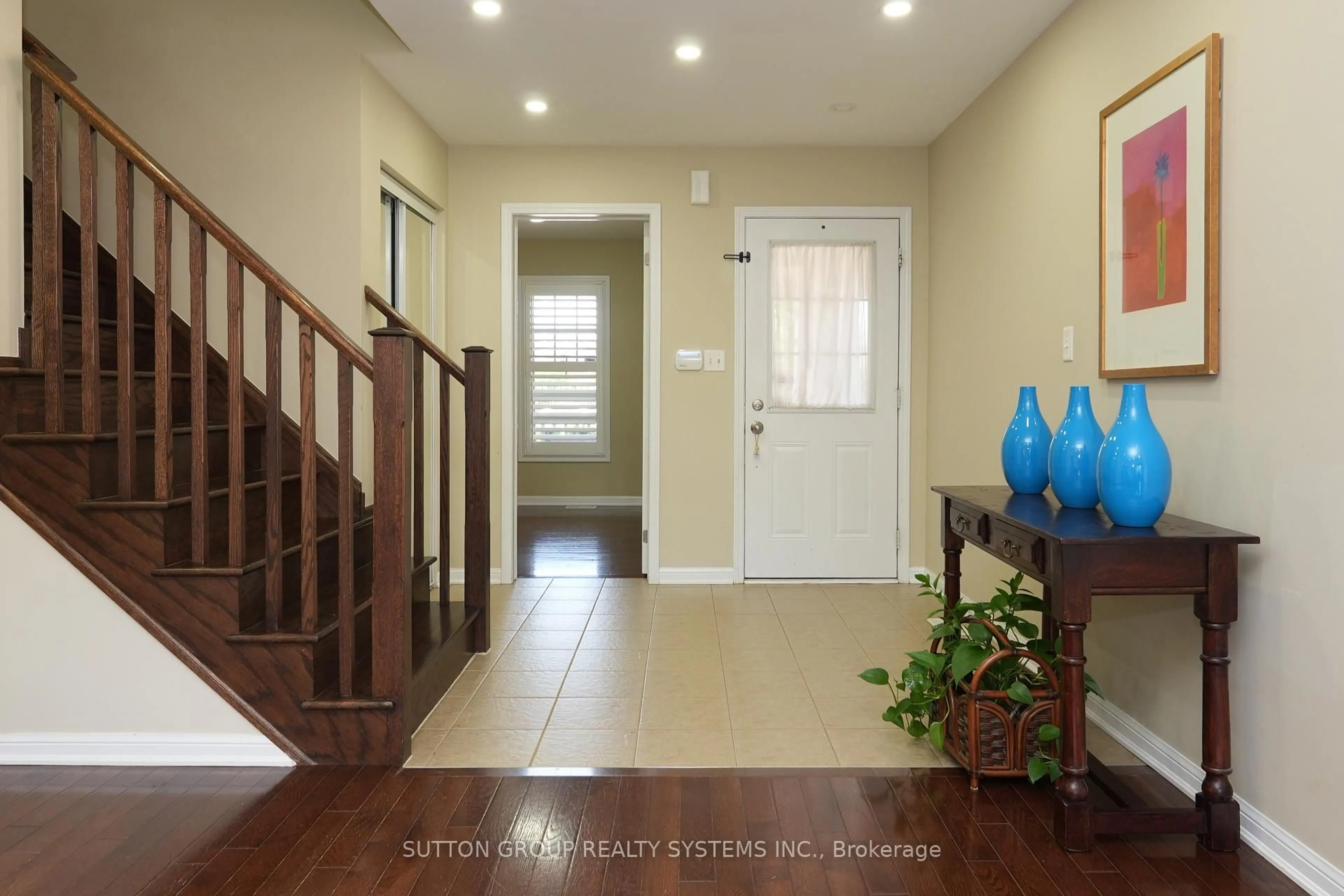 Indoor entryway for 35 Bleasdale Ave, Brampton Ontario L7A 0P5
