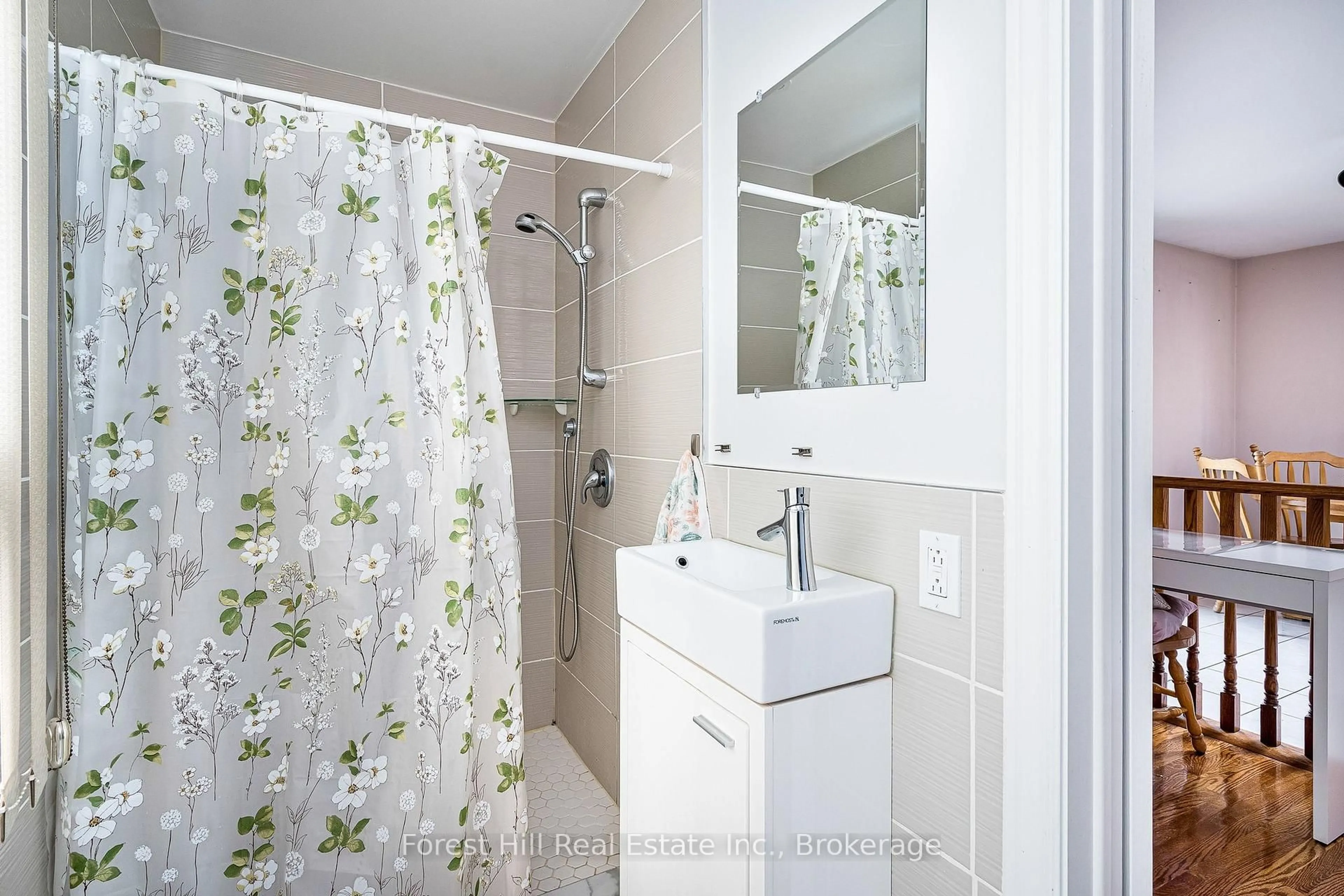 Standard bathroom, unknown for 40 Chiswick Ave, Toronto Ontario M6M 4T9