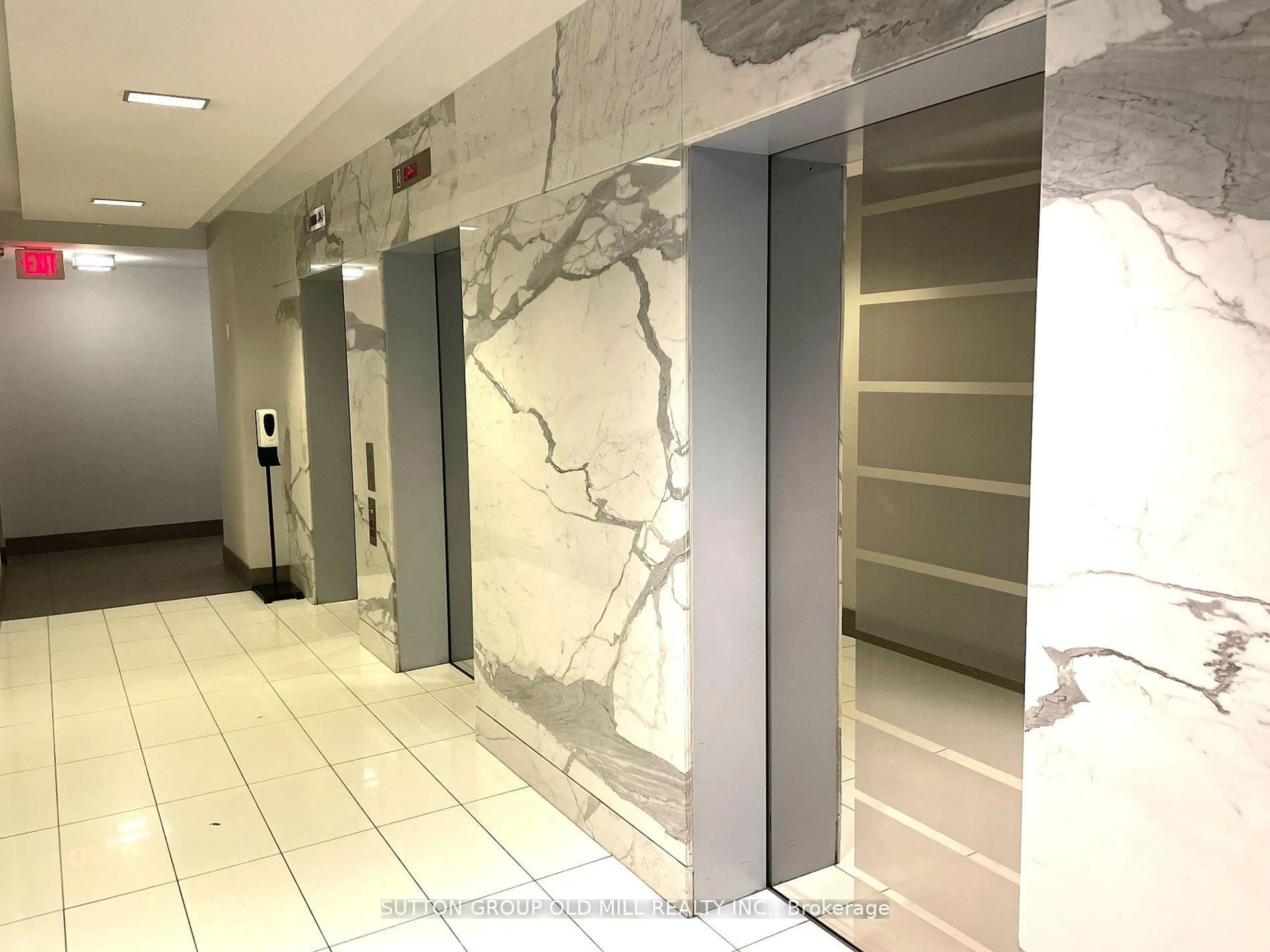 Indoor foyer for 235 Sherway Gardens Rd #305, Toronto Ontario M9C 0A2