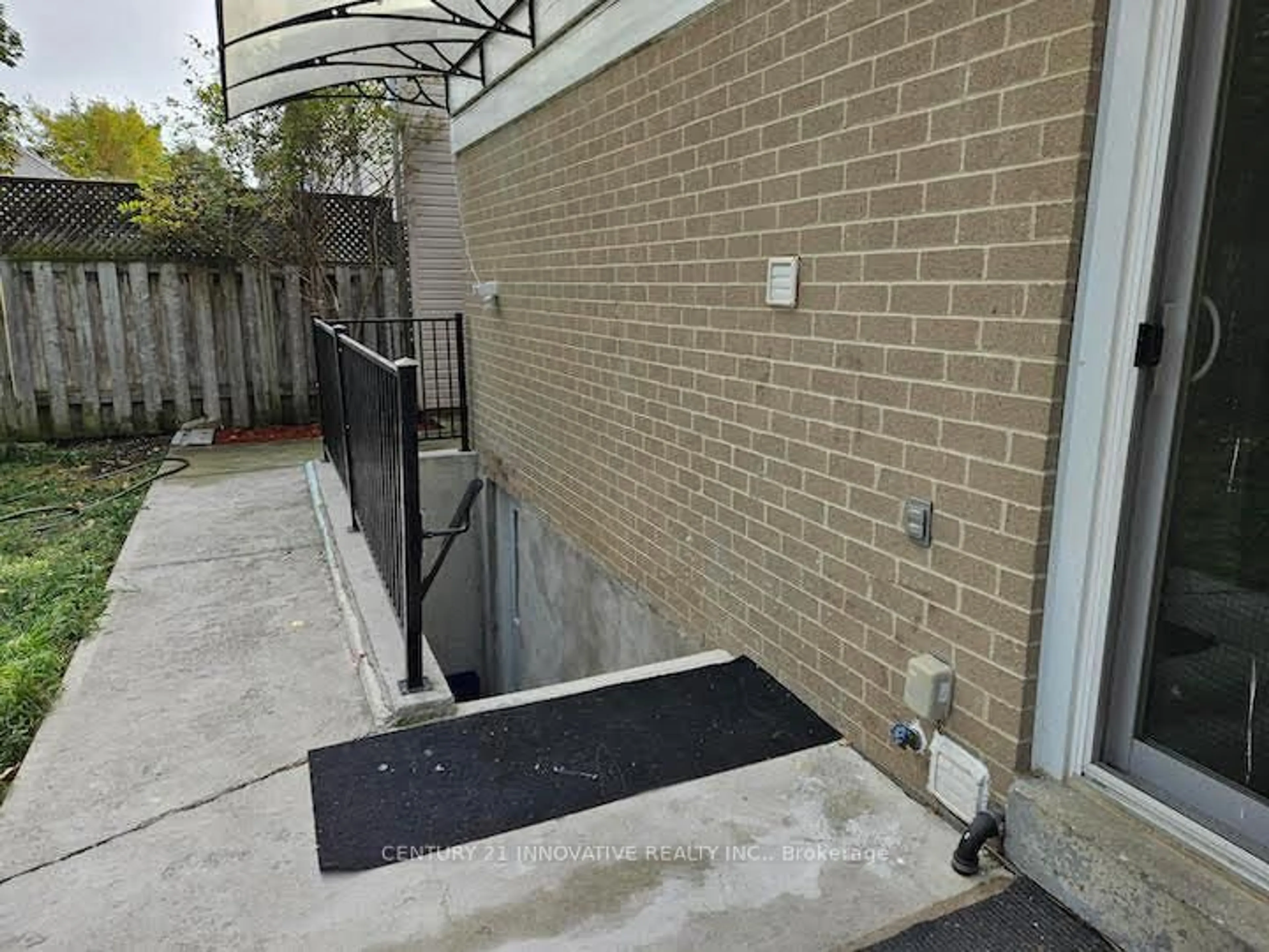 Patio, street for 38 Jackman Dr, Brampton Ontario L6S 2L8