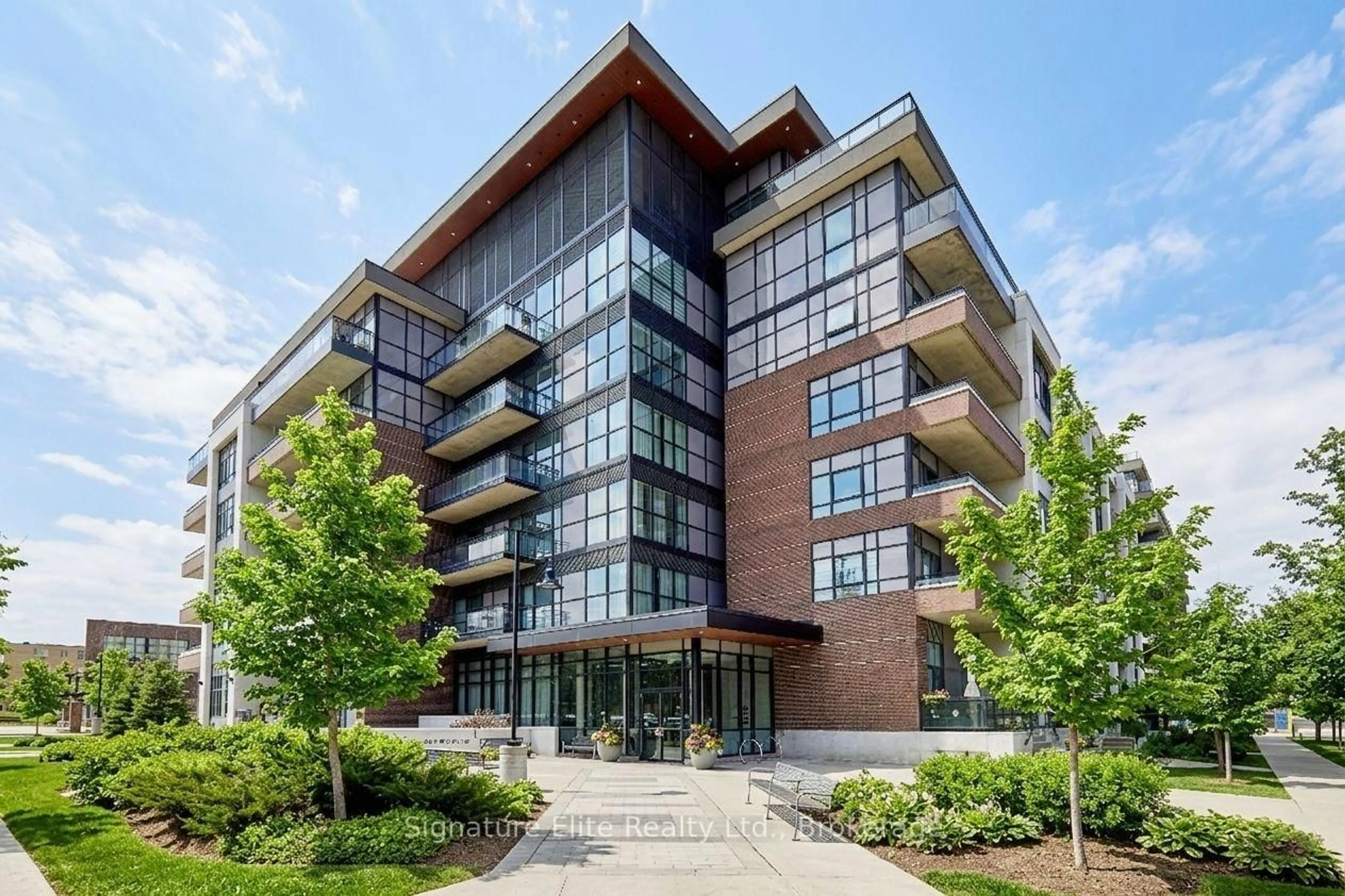 Indoor foyer for 1 Neighbourhood Lane #606, Toronto Ontario M8Y 0C2