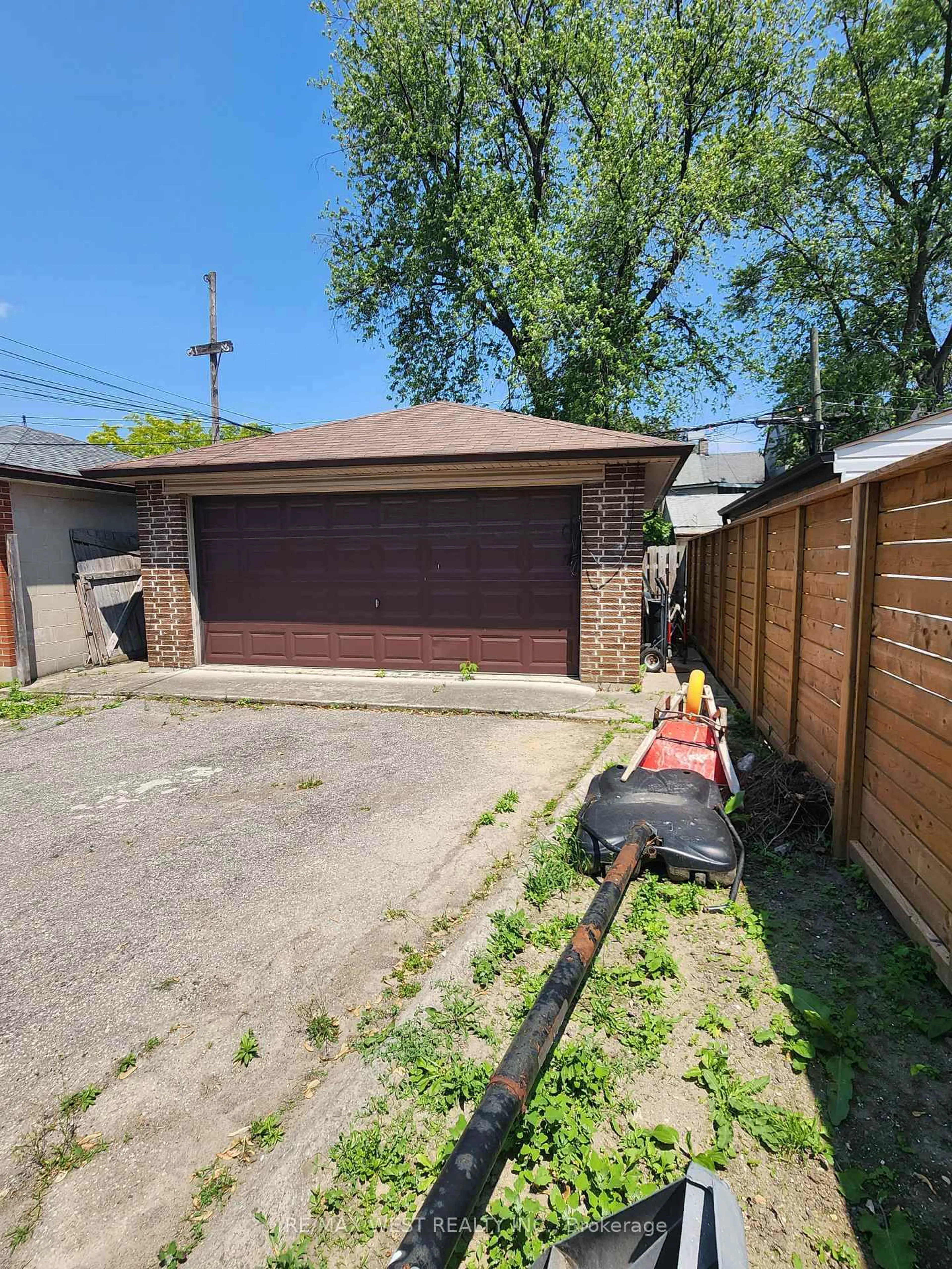 Shed for 415 Symington Ave, Toronto Ontario M6N 2W4