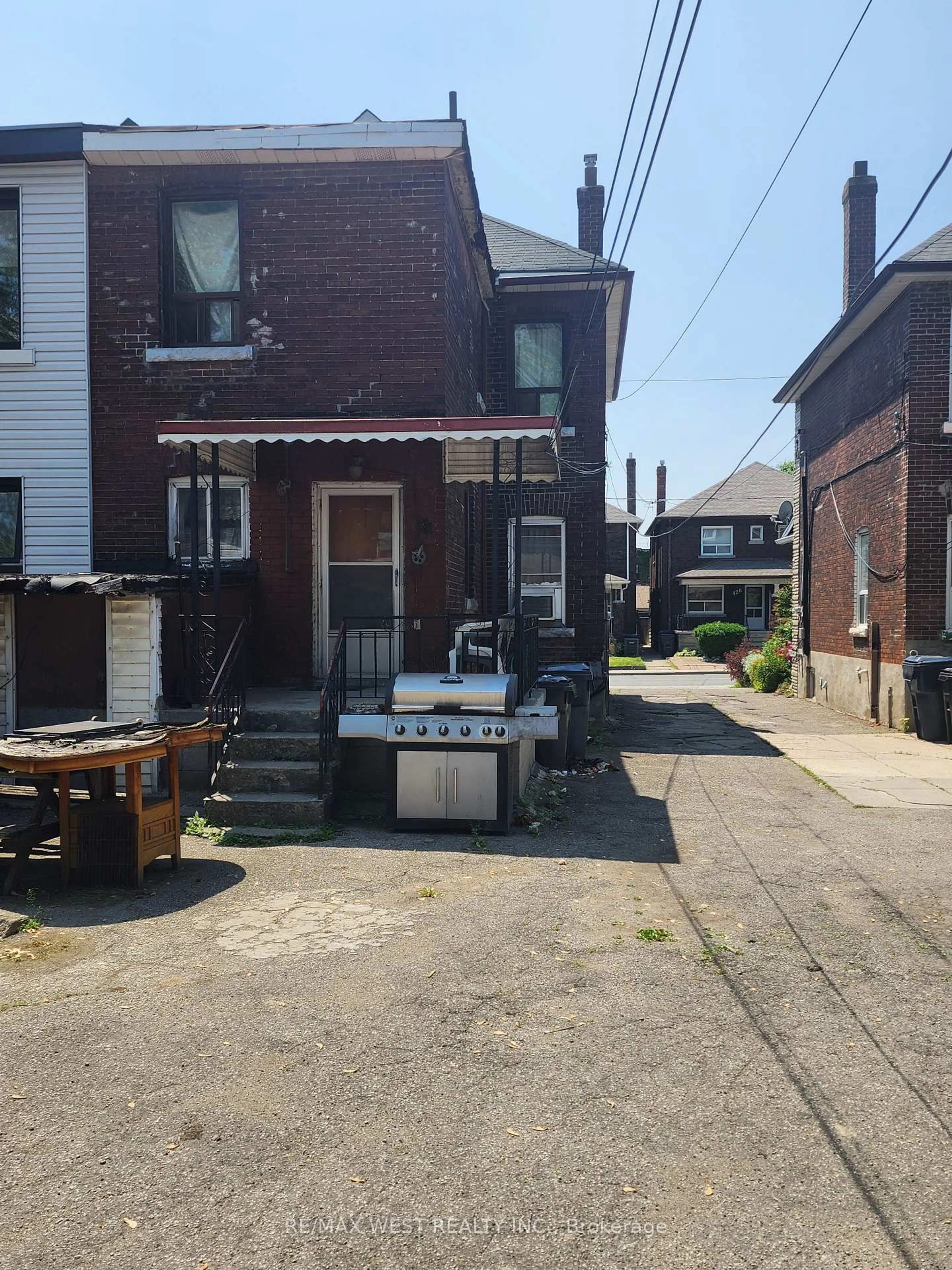 Patio, street for 415 Symington Ave, Toronto Ontario M6N 2W4