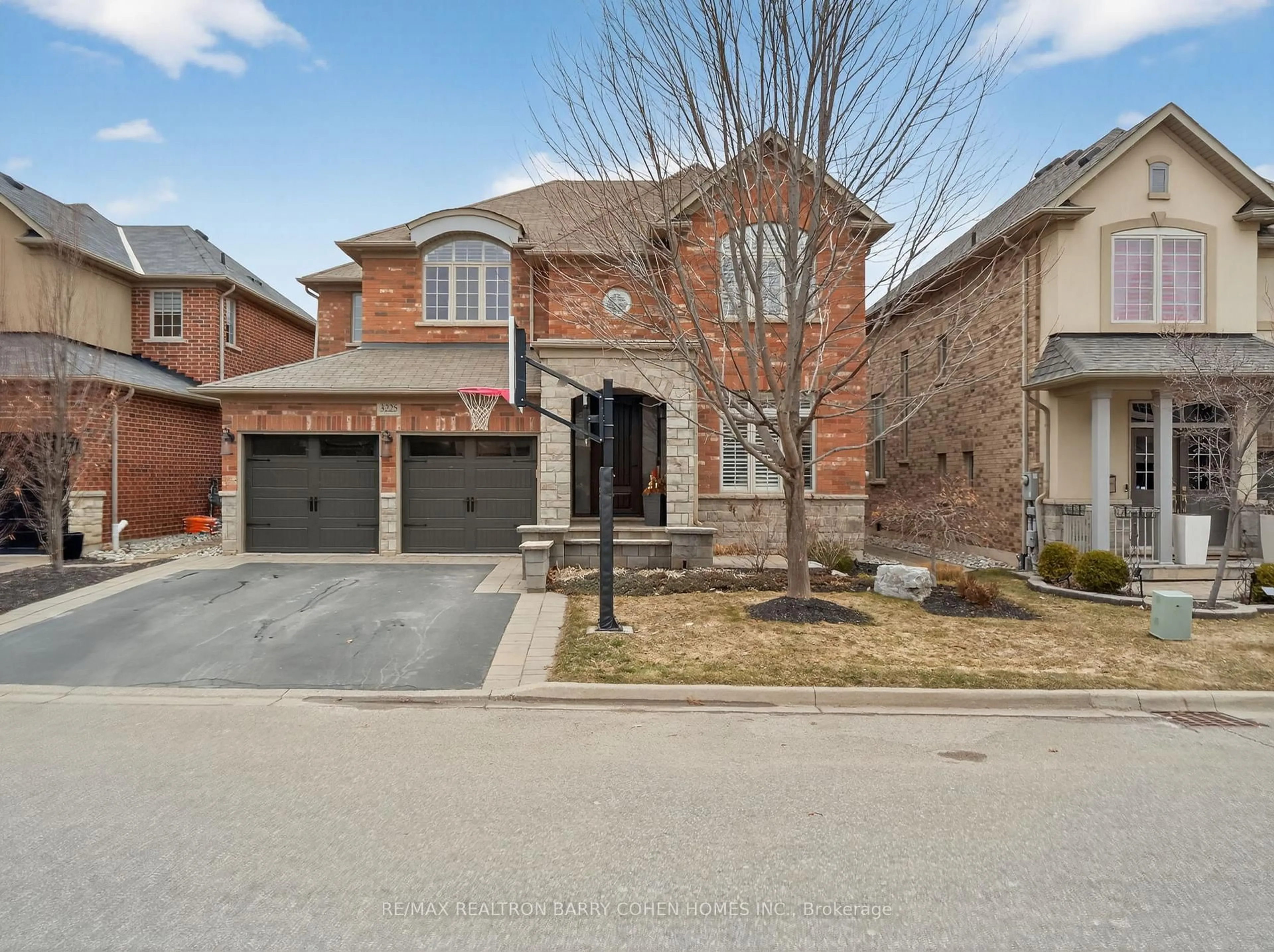 Home with brick exterior material, street for 3225 Saltaire Cres, Oakville Ontario L6M 0K8