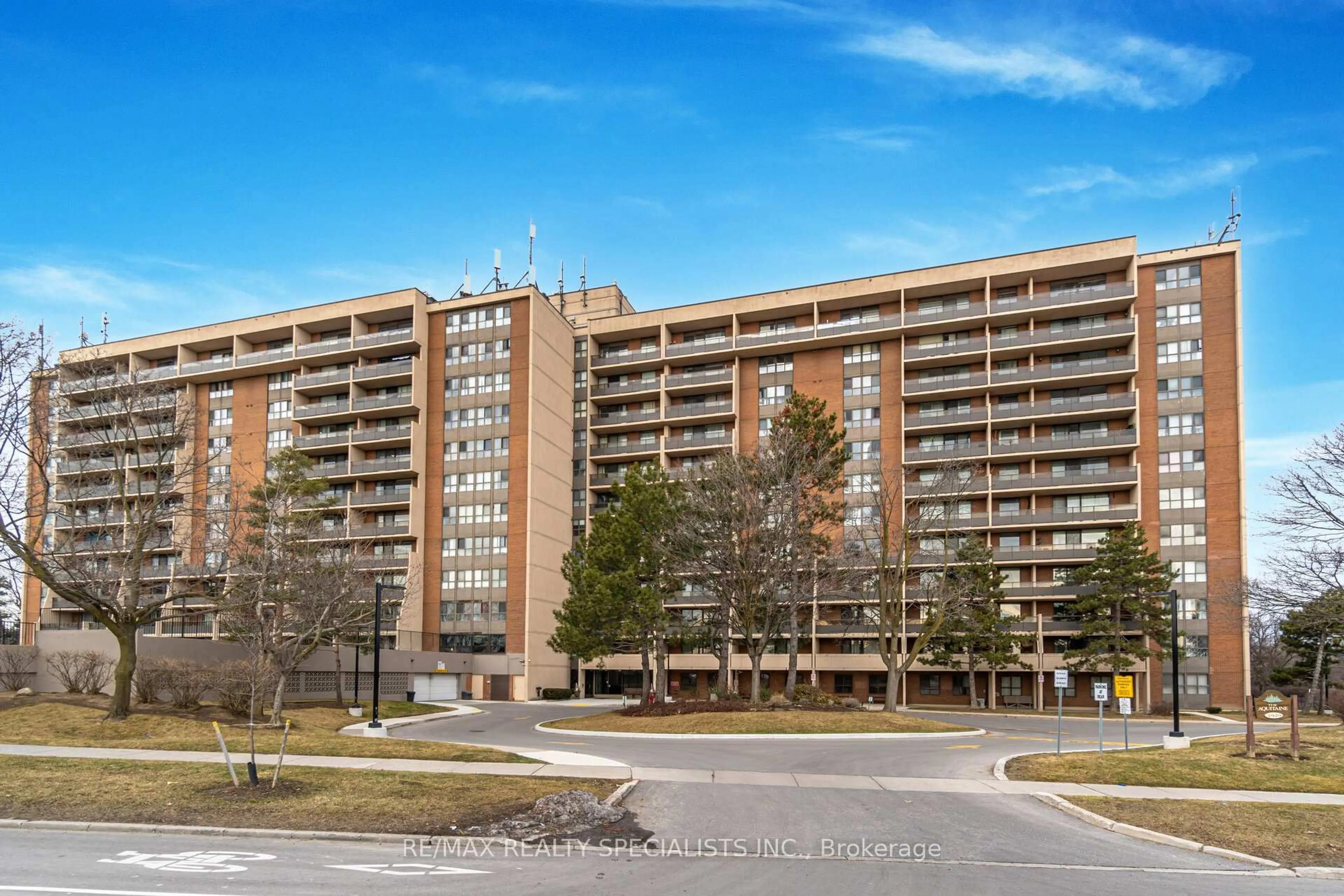 Unknown for 2929 Aquitaine Ave #214, Mississauga Ontario L5N 2C7