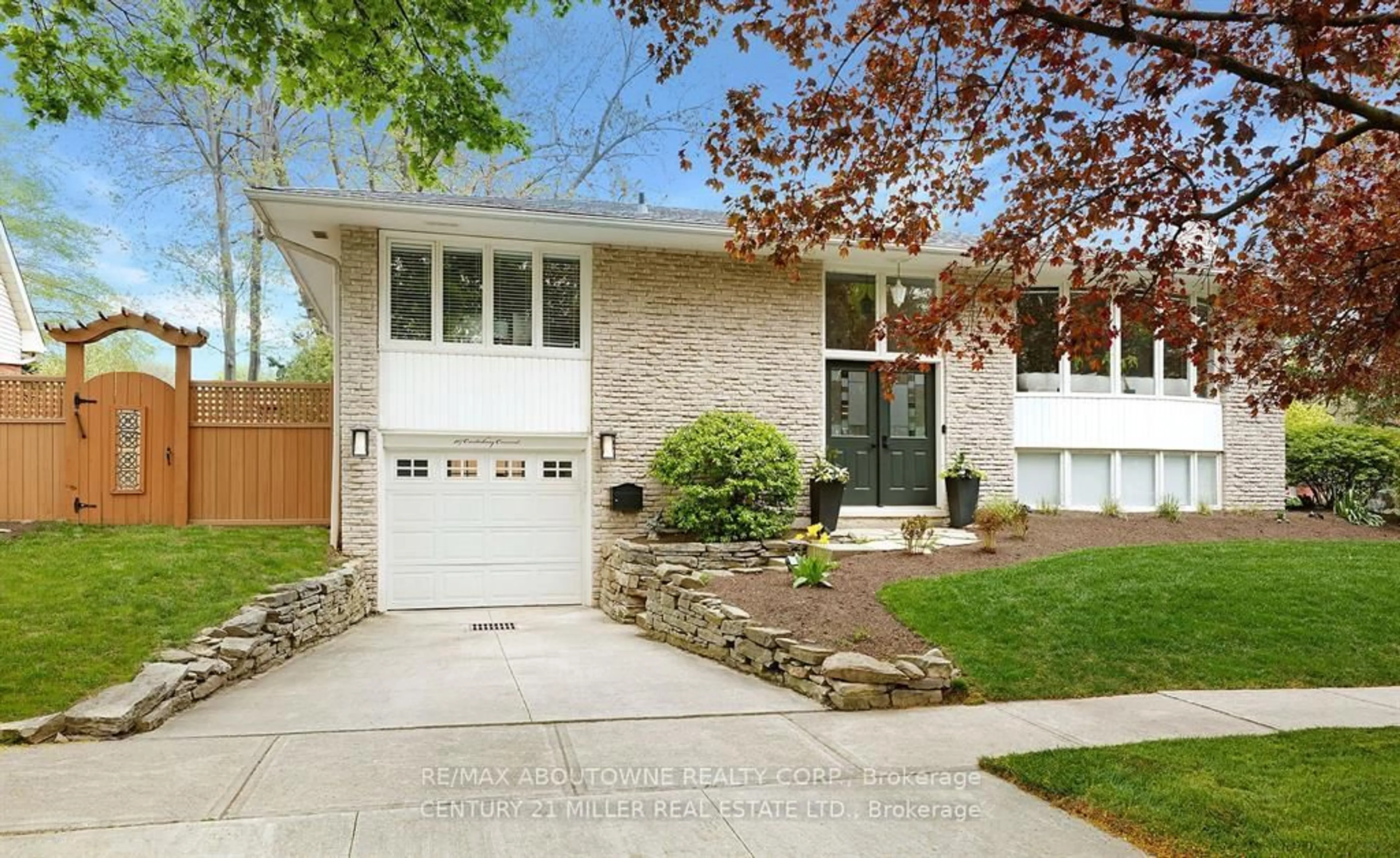 Home with brick exterior material, street for 407 Canterbury Cres, Oakville Ontario L6J 5K8
