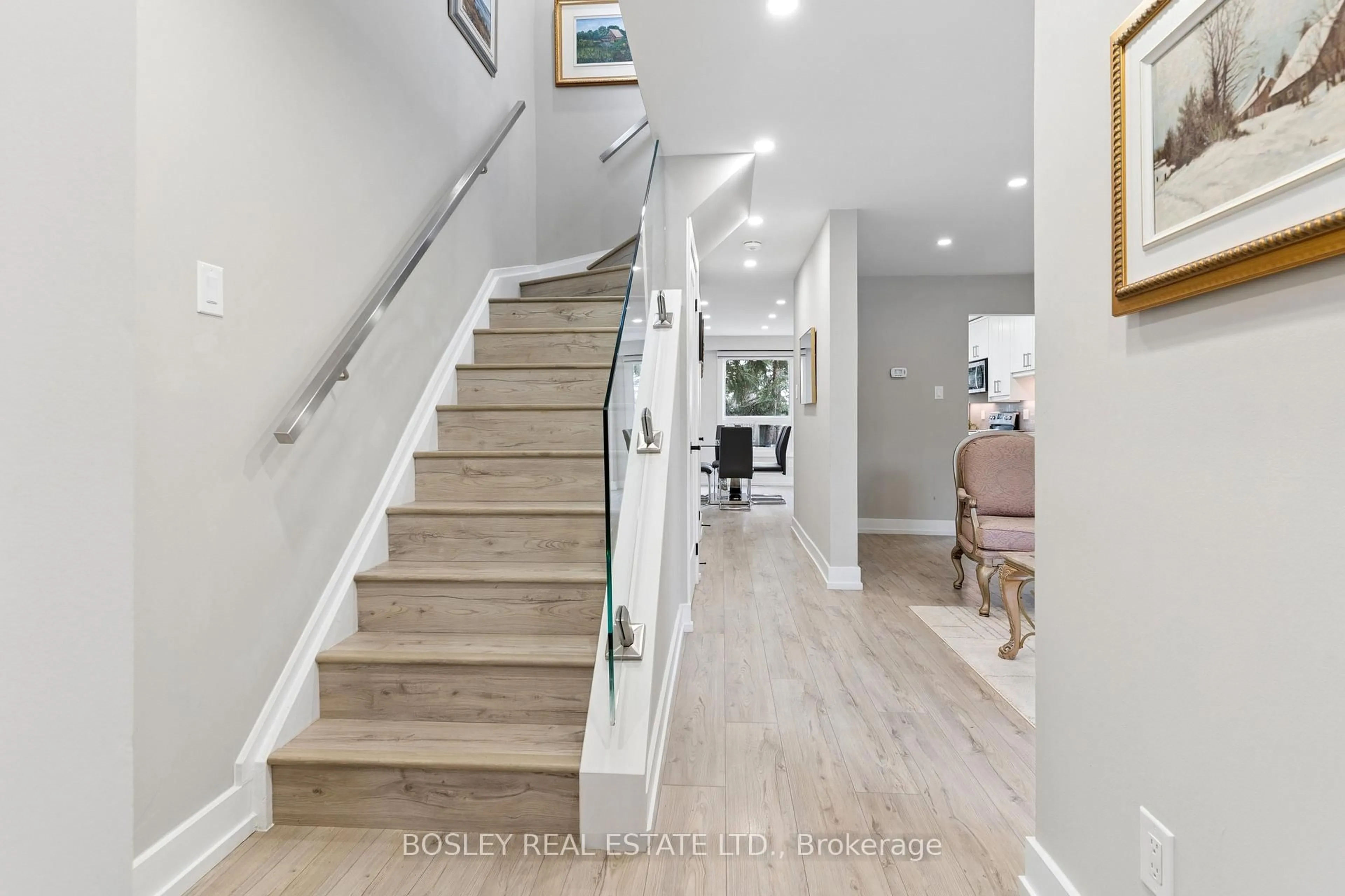 Stairs for 2272 Mowat Ave #76, Oakville Ontario L6H 5L8