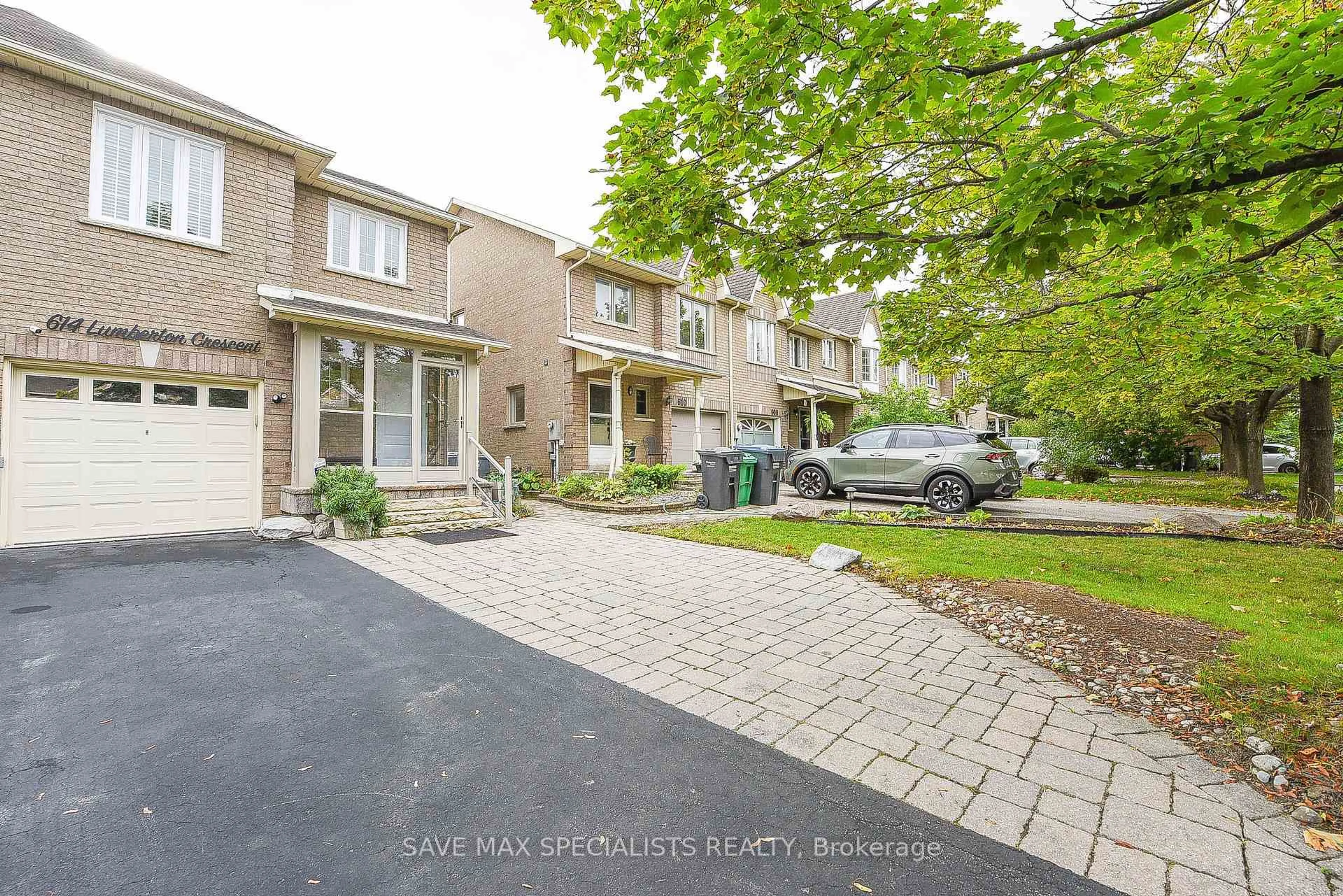 Patio, street for 614 Lumberton Cres, Mississauga Ontario L4Z 3Z5