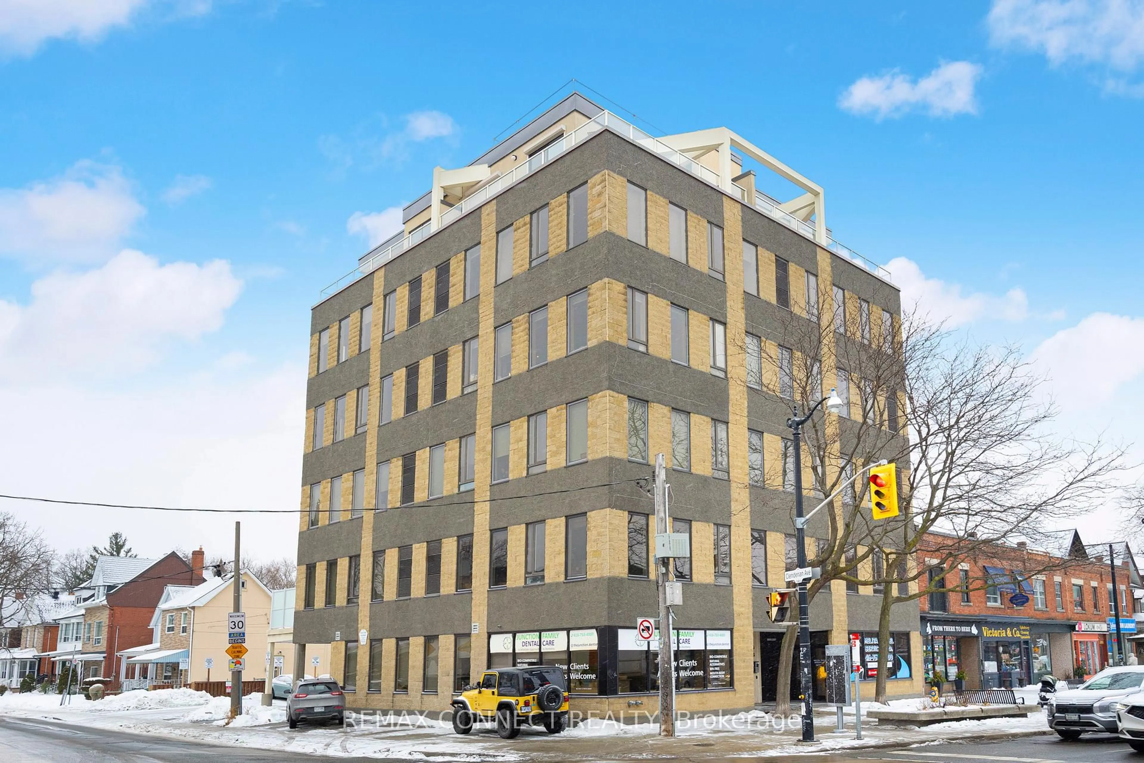 Unknown for 1 St Johns Rd #402, Toronto Ontario M6P 1T7