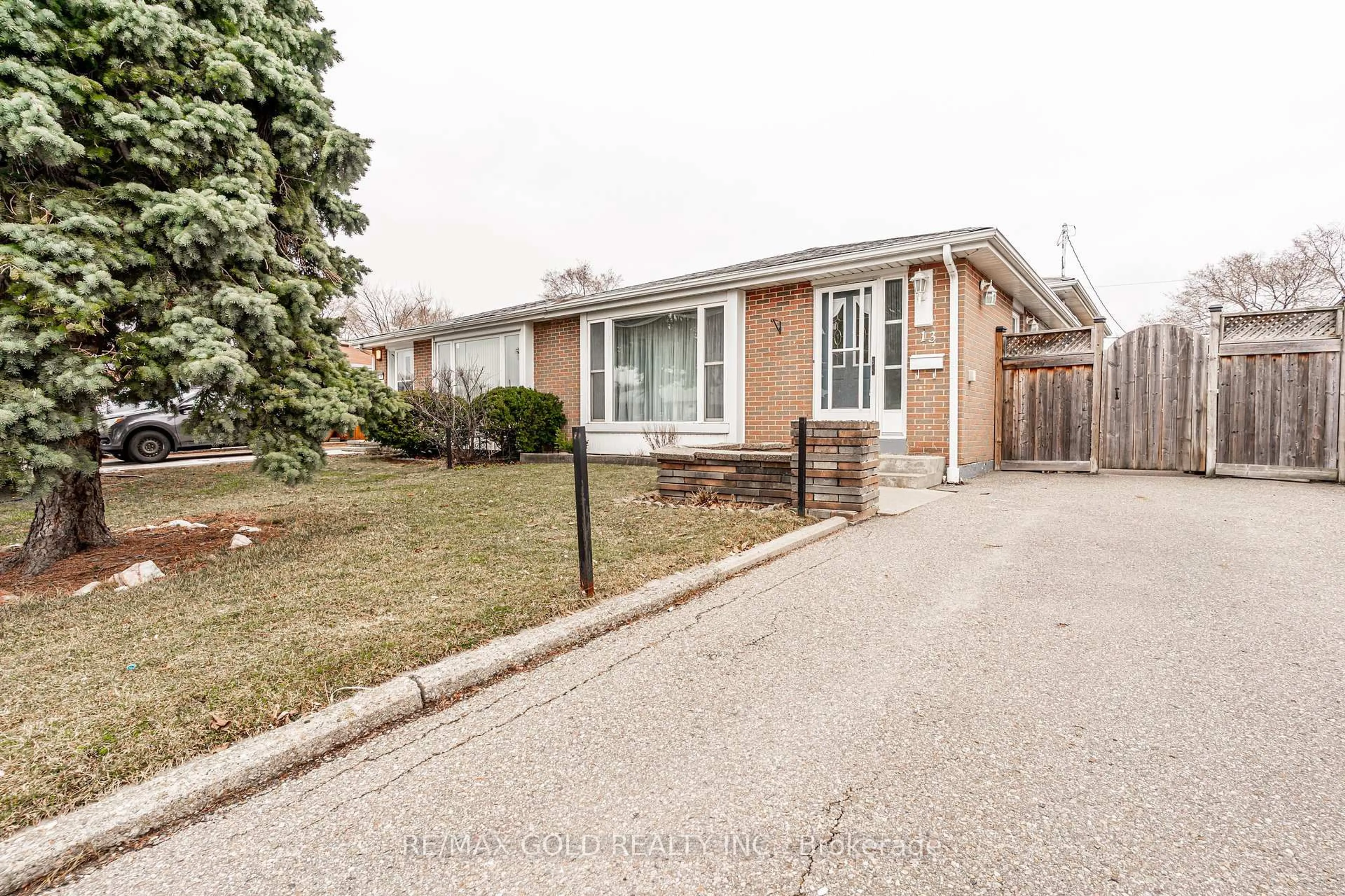 Home with brick exterior material, street for 13 Cathcart Cres, Brampton Ontario L6T 2A4