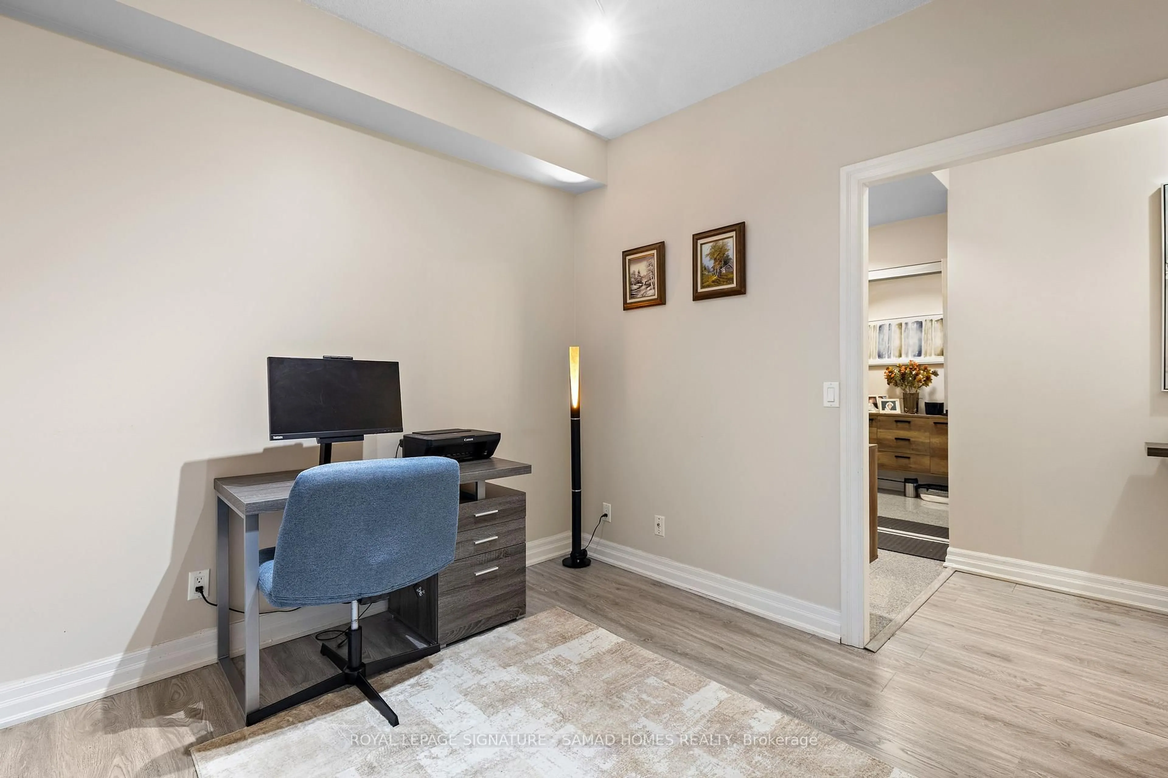 A pic of a room for 2087 Lake Shore Blvd #1004, Toronto Ontario M8V 4G3