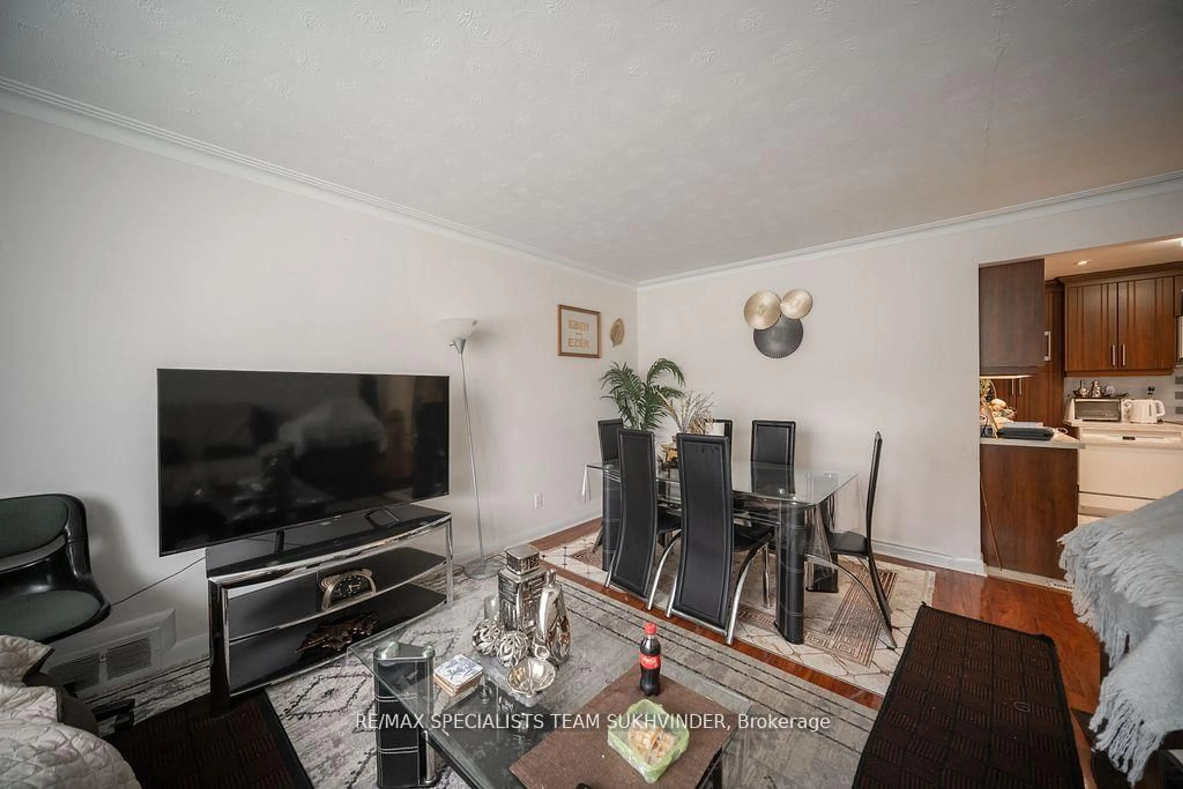 Unknown for 19 Buttonwood Ave, Toronto Ontario M6M 2H9