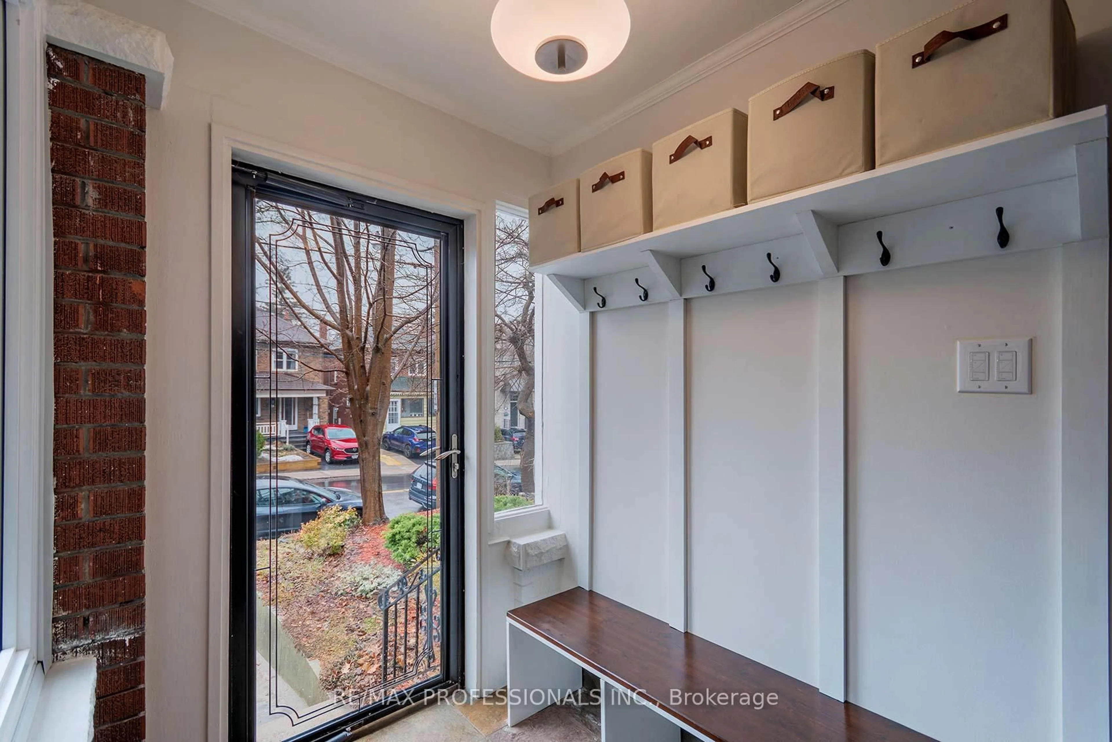 Indoor entryway for 88 Morningside Ave, Toronto Ontario M6S 1C9