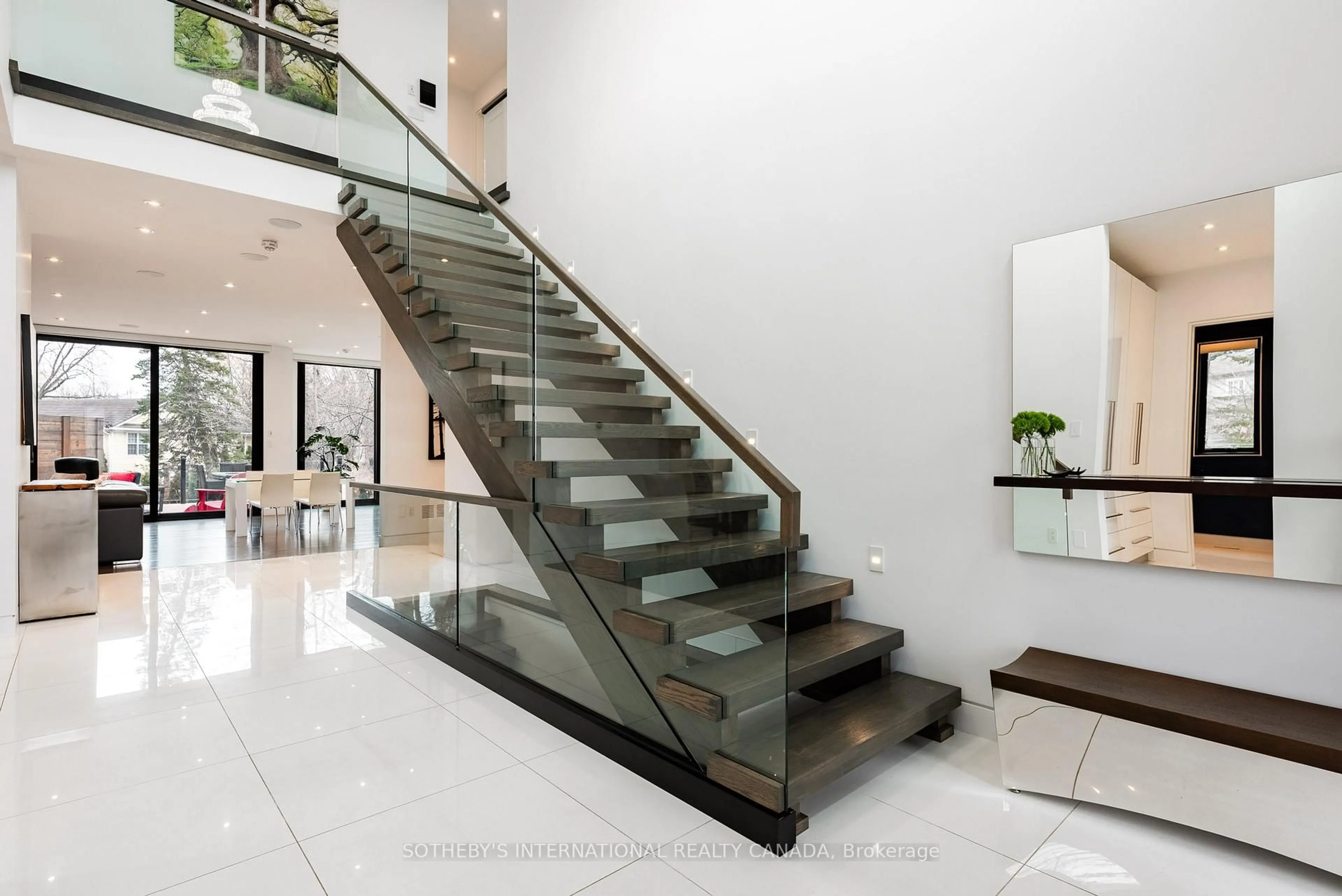 Stairs for 1388 Acton Cres, Oakville Ontario L6J 2S5