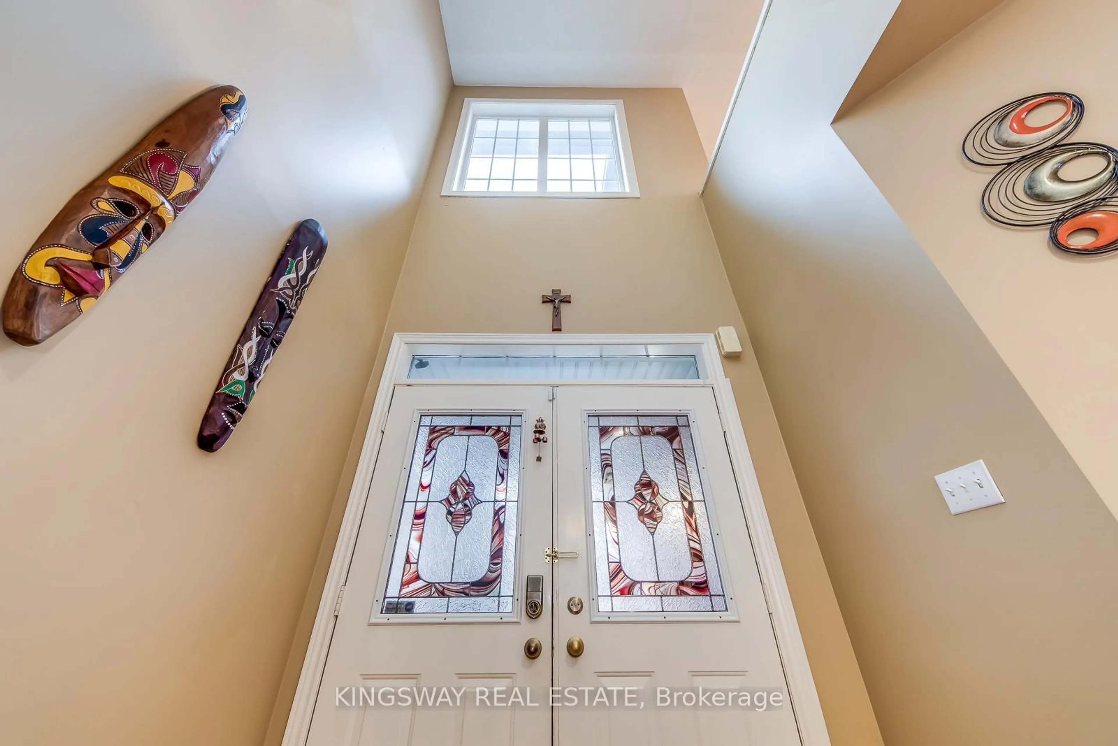 Indoor entryway for 5829 Yachtsman Crossing, Mississauga Ontario L5M 6P1