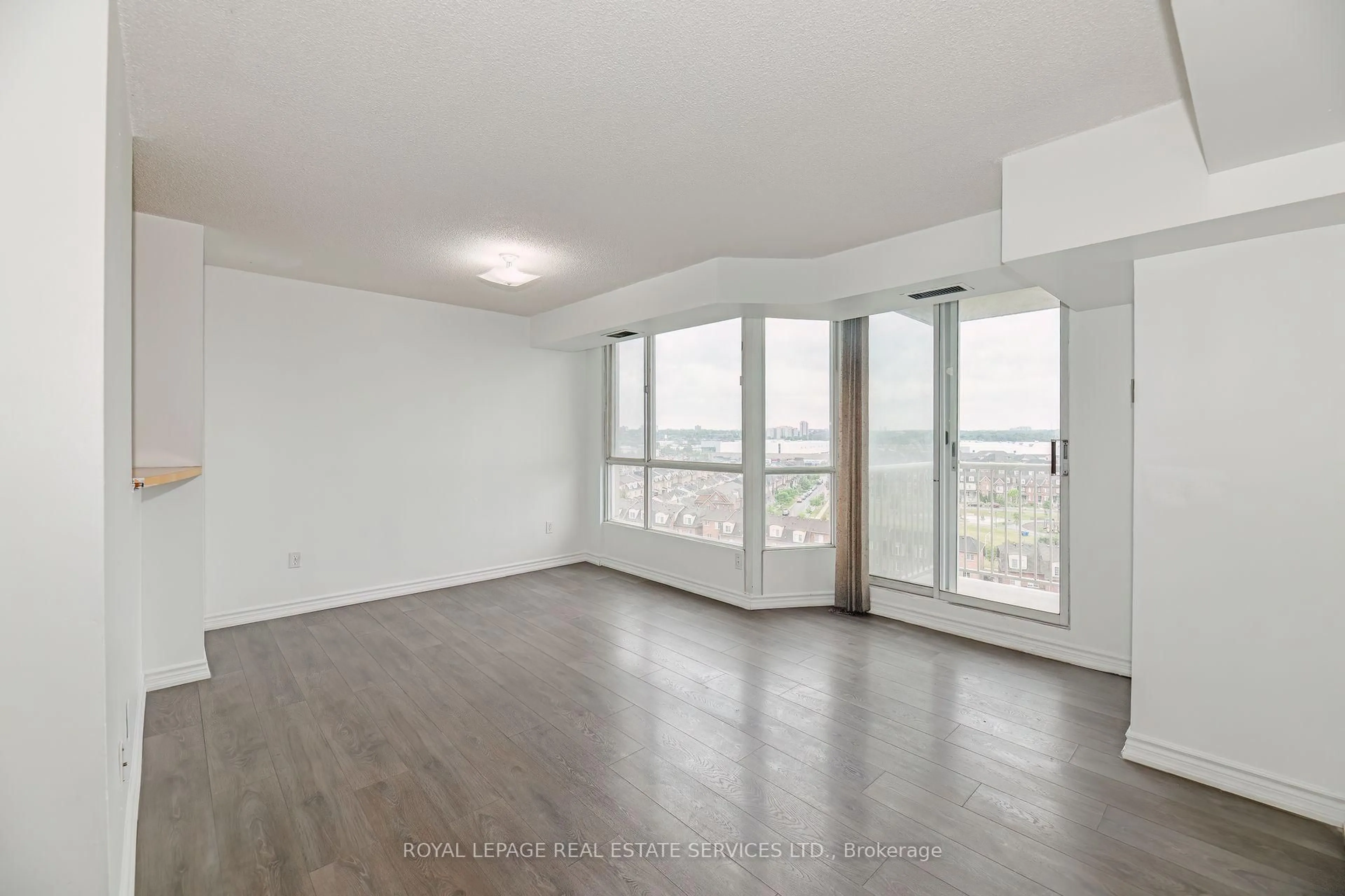 A pic of a room for 3077 Weston Rd #1411, Toronto Ontario M9M 3A1