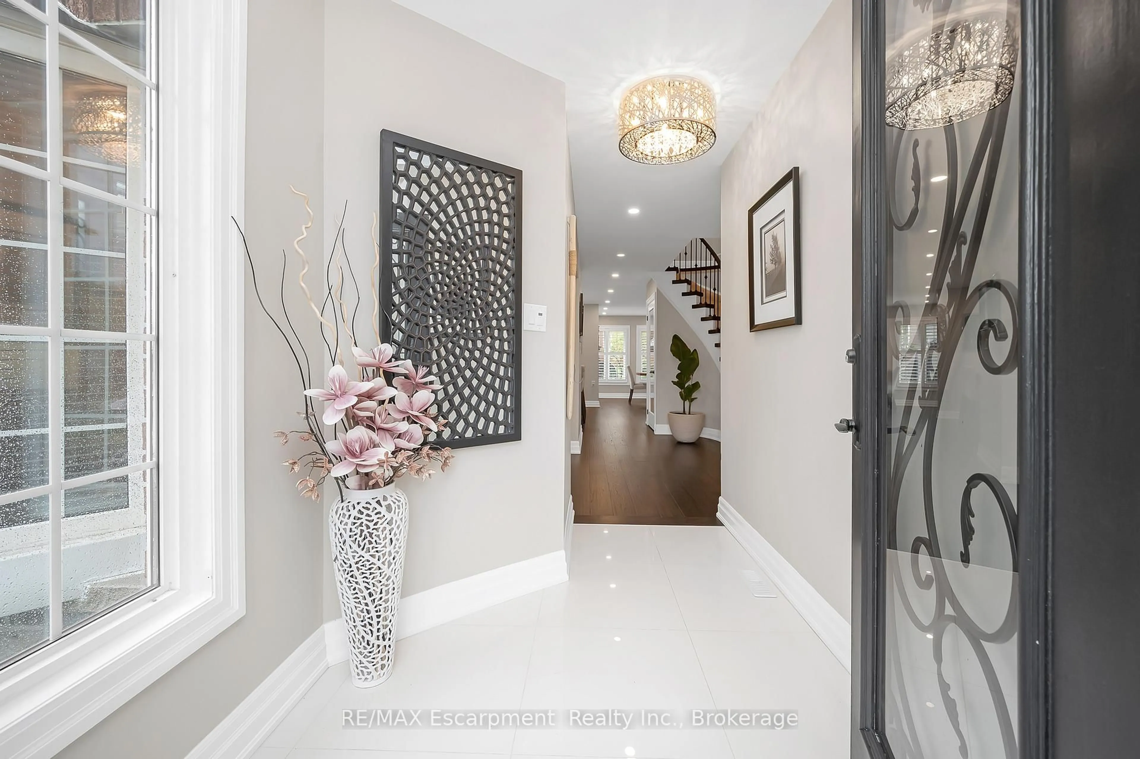 Indoor entryway for 357 Nahani Way, Mississauga Ontario L4Z 3B1