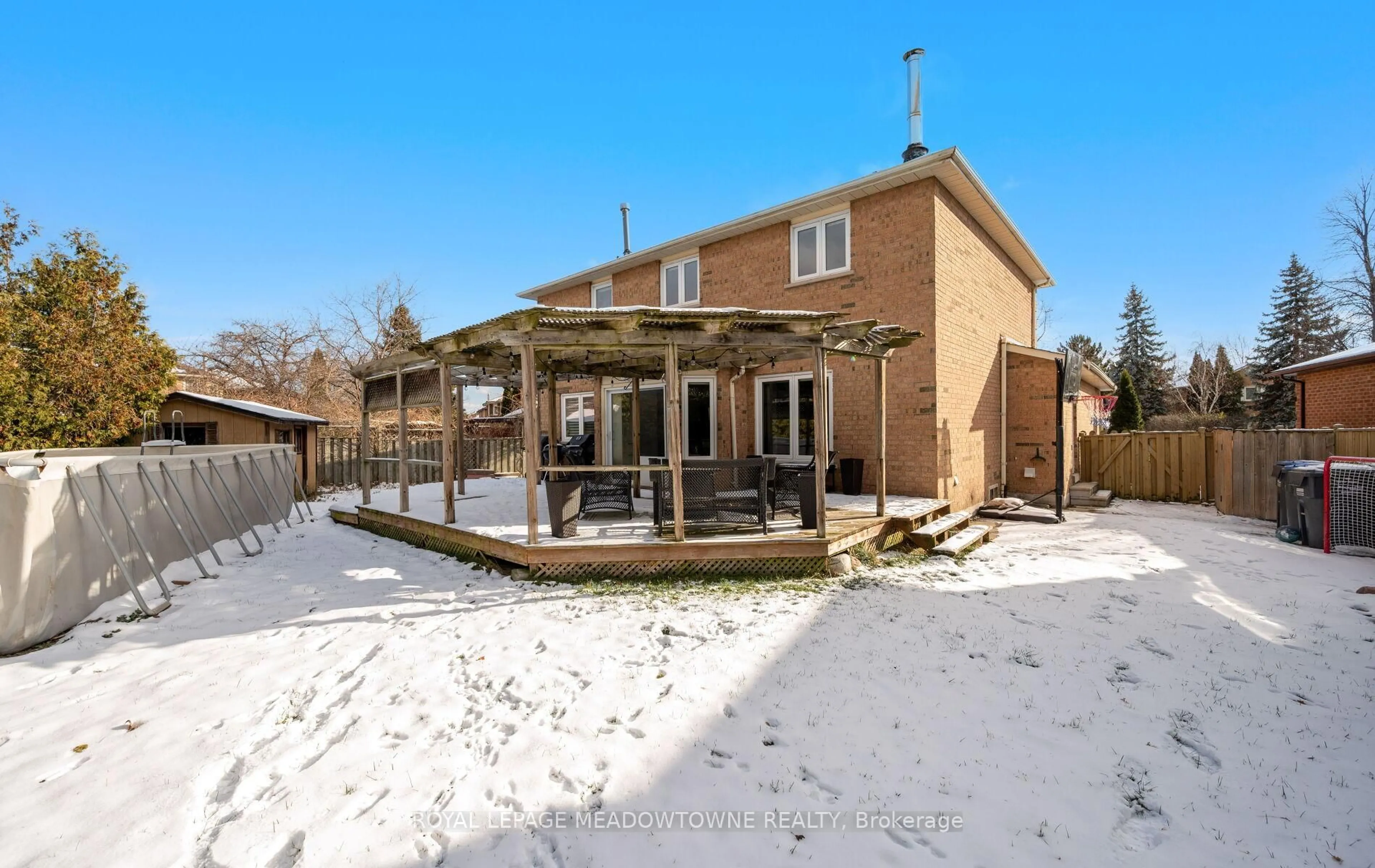 Patio, street for 16 Cox Cres, Brampton Ontario L6X 3H1