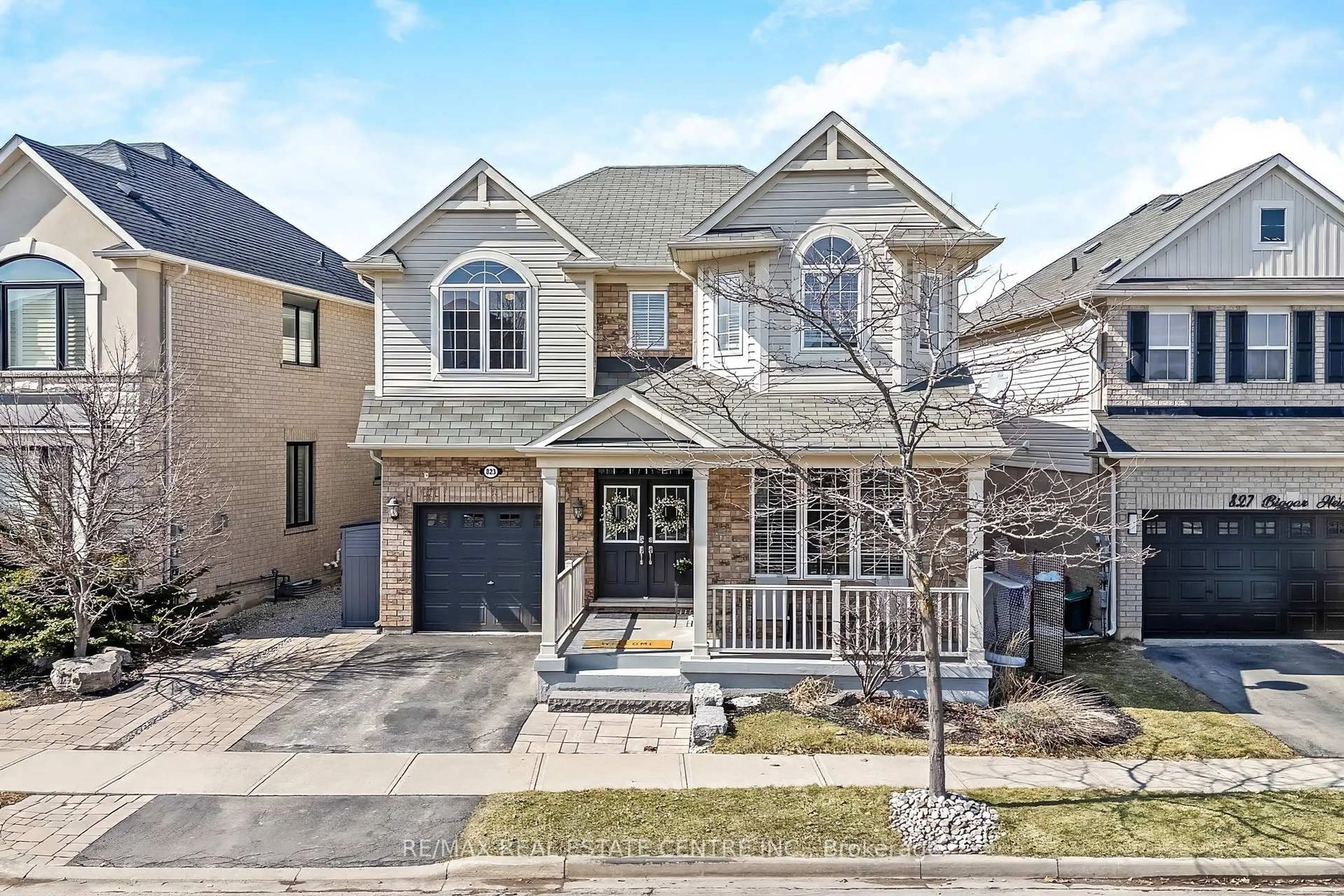 Home with brick exterior material, street for 823 Biggar Hts, Milton Ontario L9T 0G7