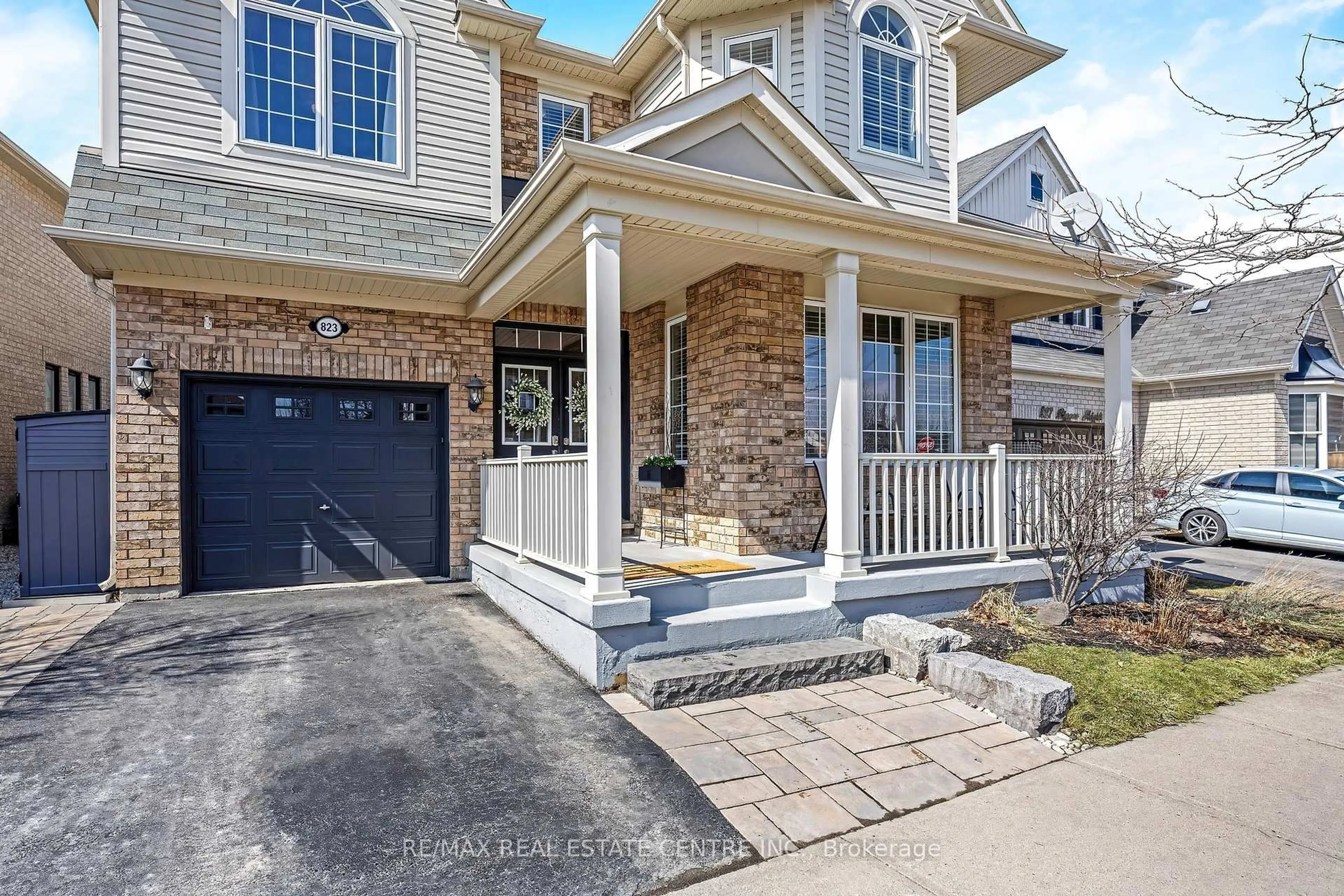 Home with brick exterior material, street for 823 Biggar Hts, Milton Ontario L9T 0G7