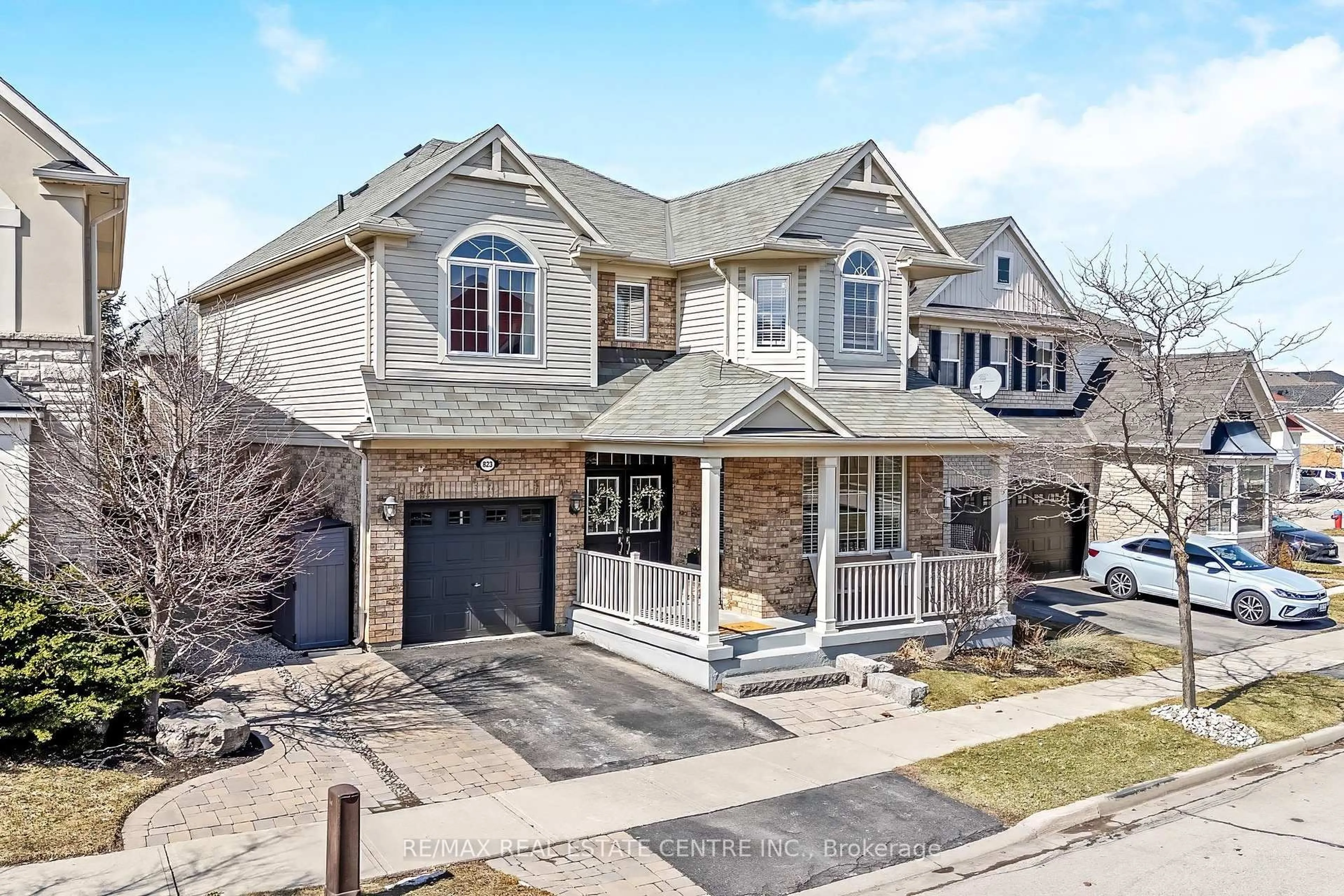 Home with brick exterior material, street for 823 Biggar Hts, Milton Ontario L9T 0G7