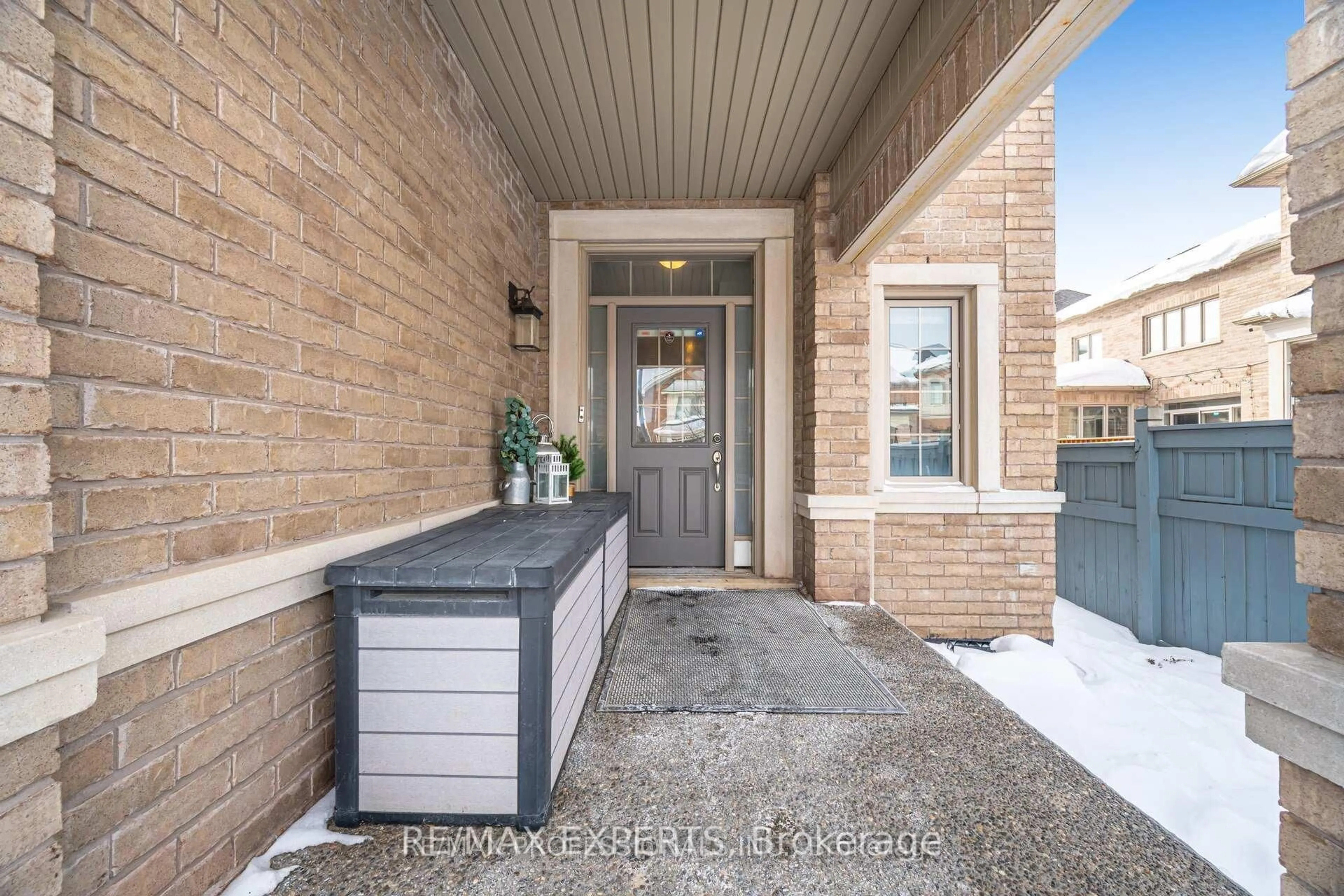 Indoor entryway for 5 Mugford Cres, Brampton Ontario L6Y 6A7