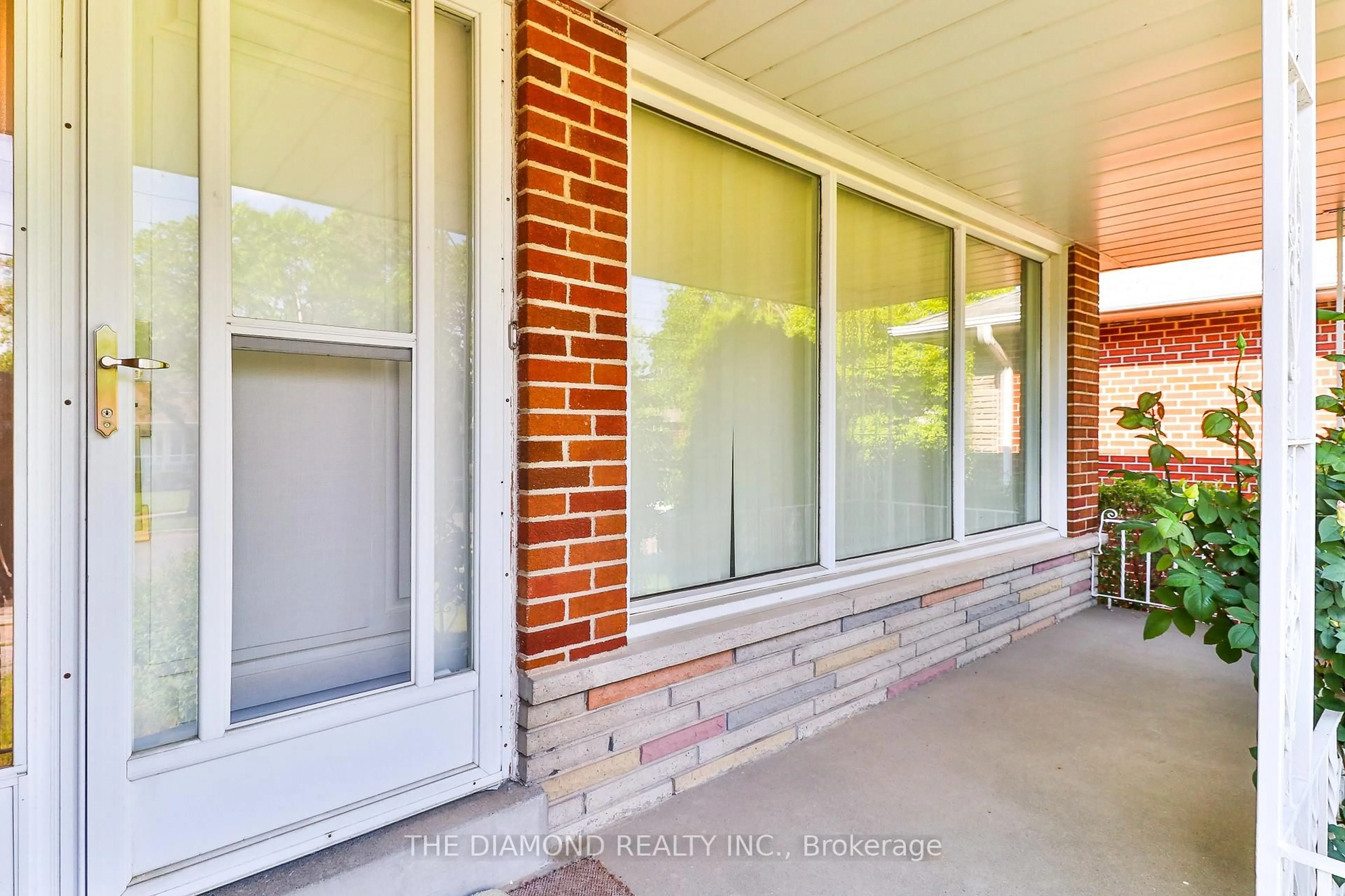 Home with brick exterior material, street for 100 Summitcrest Dr, Toronto Ontario M9P 1H8