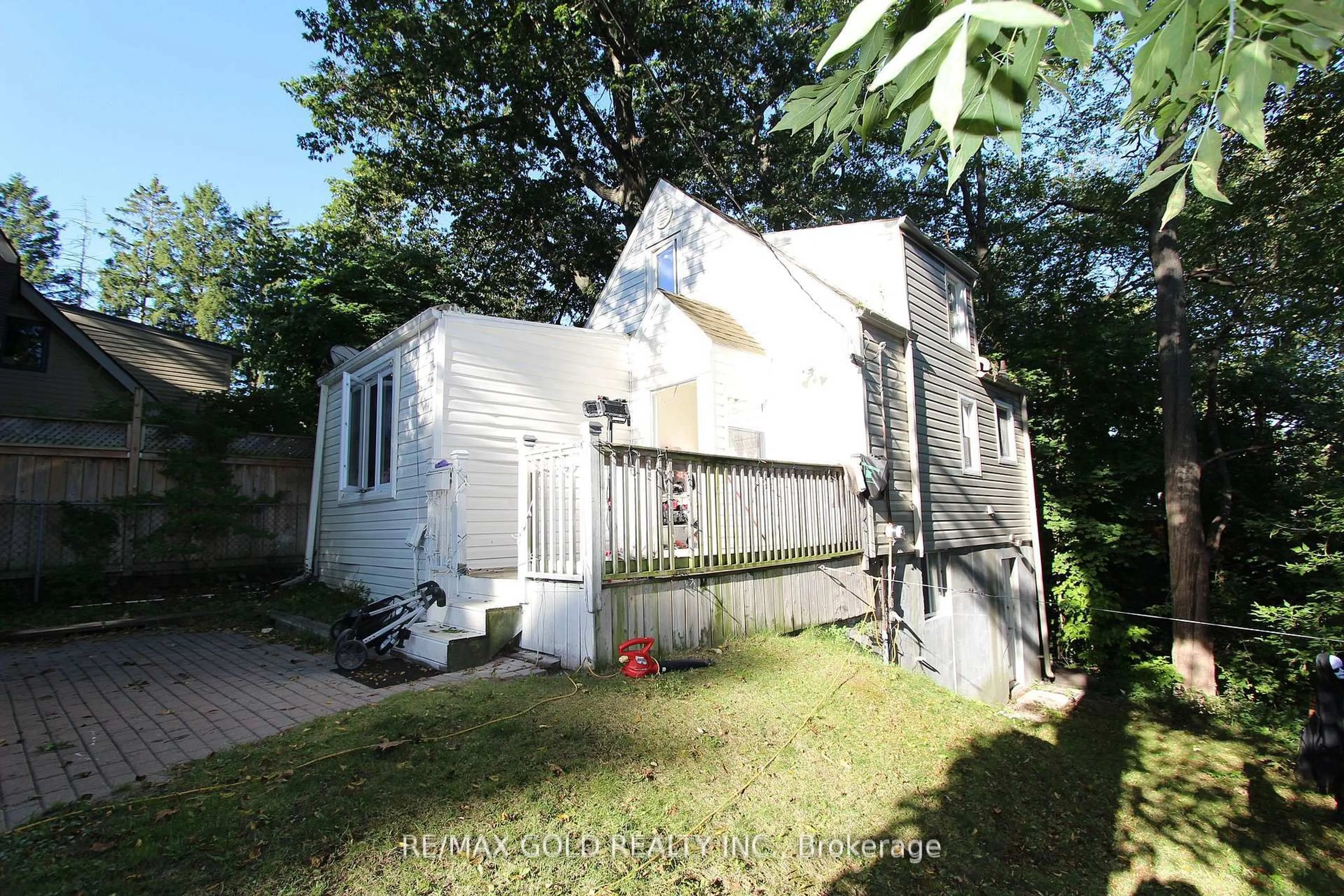 Unknown for 961 Lakeshore Rd, Mississauga Ontario L5H 1H8