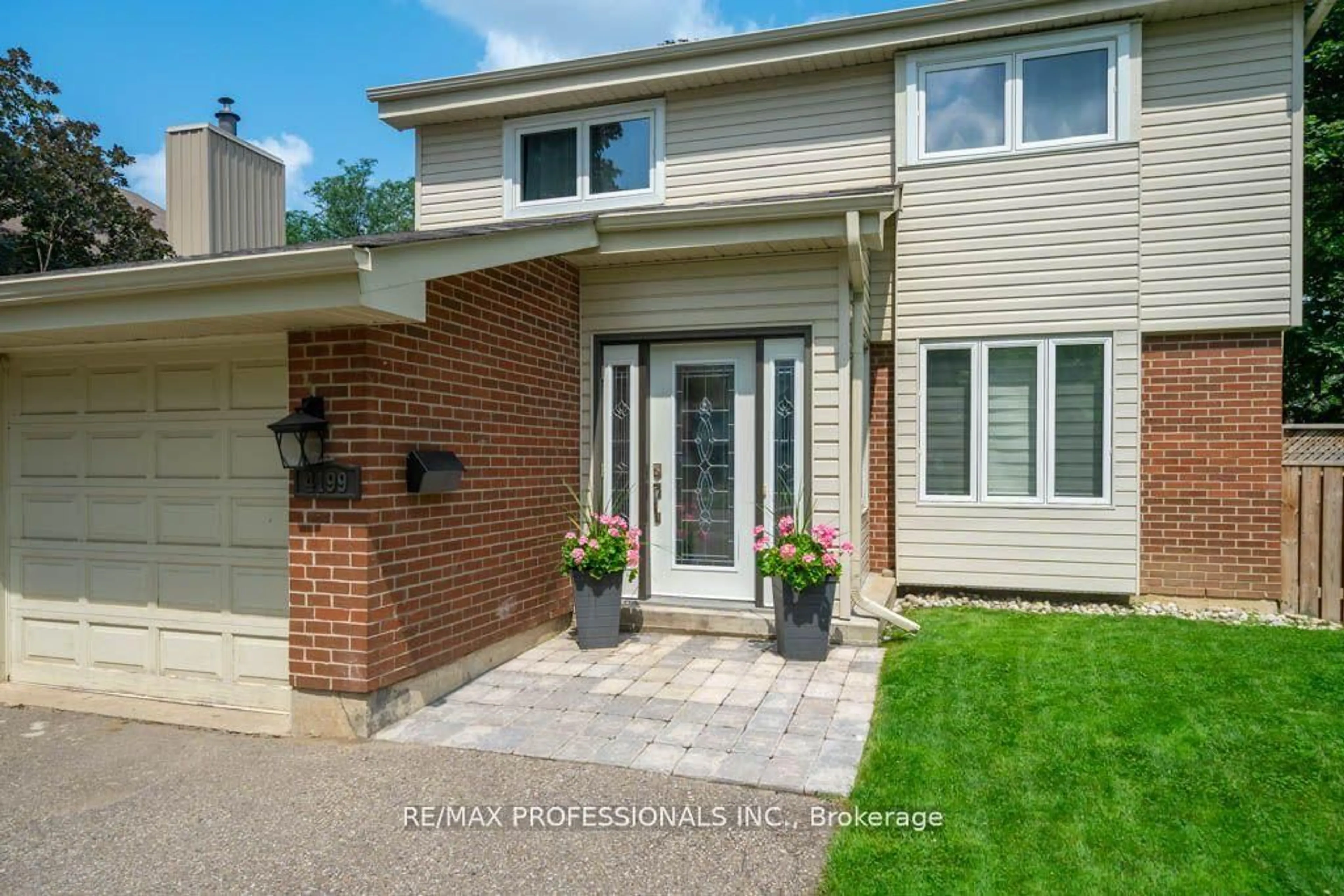 Home with brick exterior material, street for 4199 Gayling Gdns, Mississauga Ontario L5L 1Z8