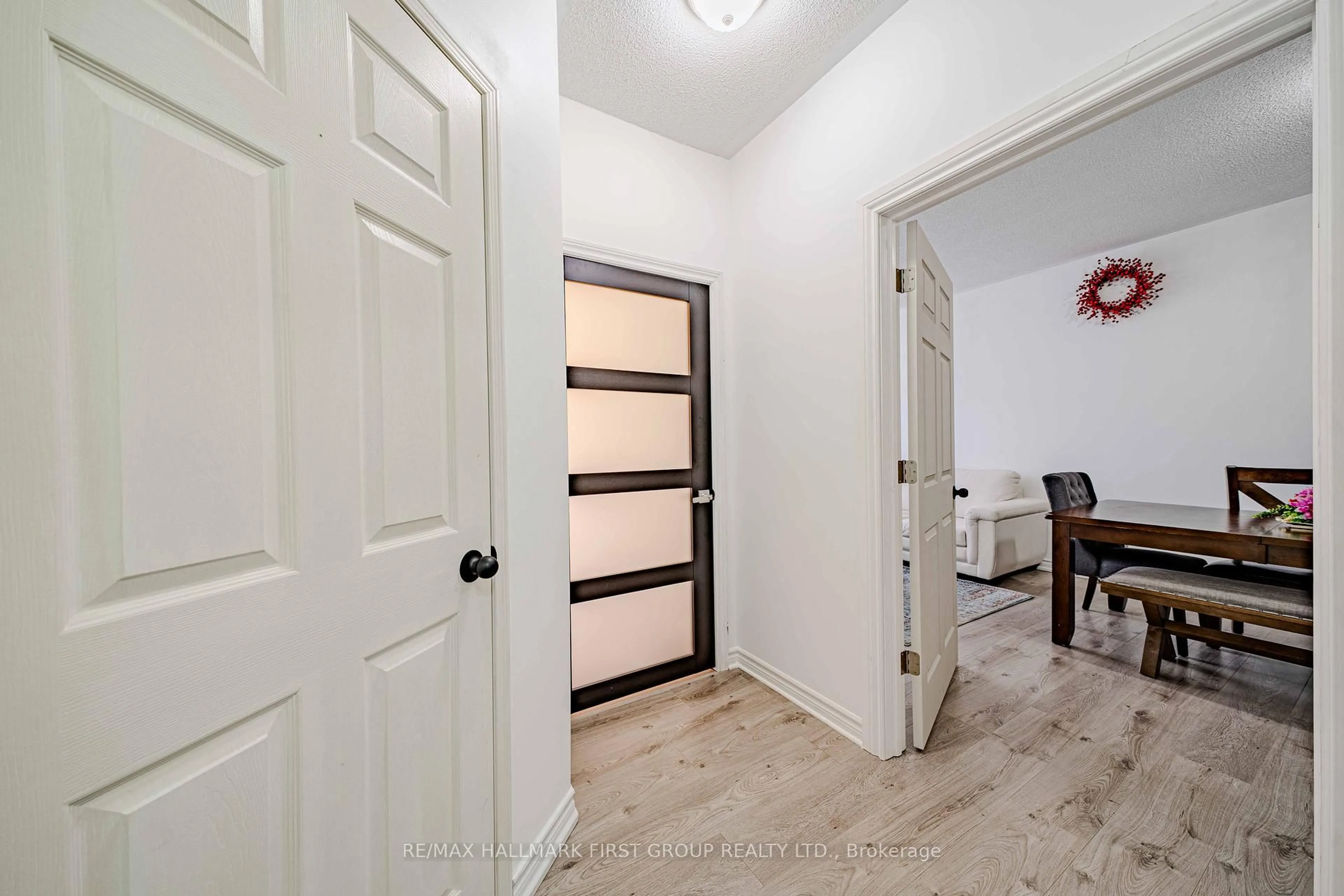 Indoor entryway for 19 Kidd Terr, Toronto Ontario M3J 3S9