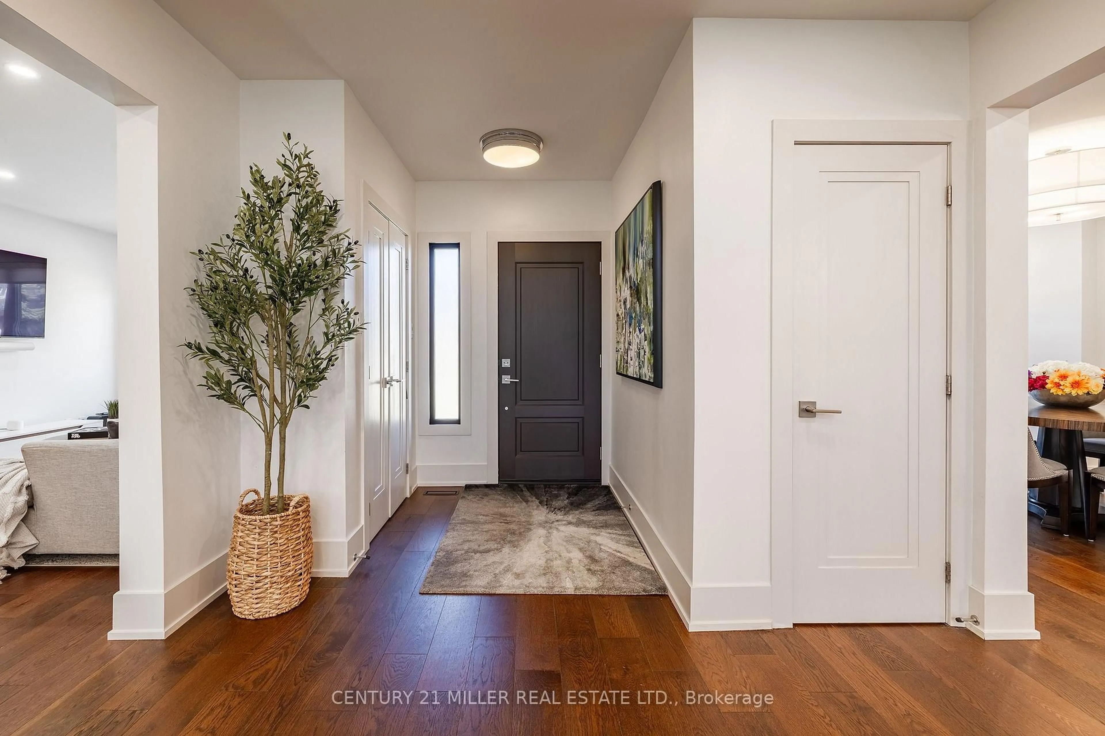 Indoor entryway for 1036 Masters Green, Oakville Ontario L6M 2N7