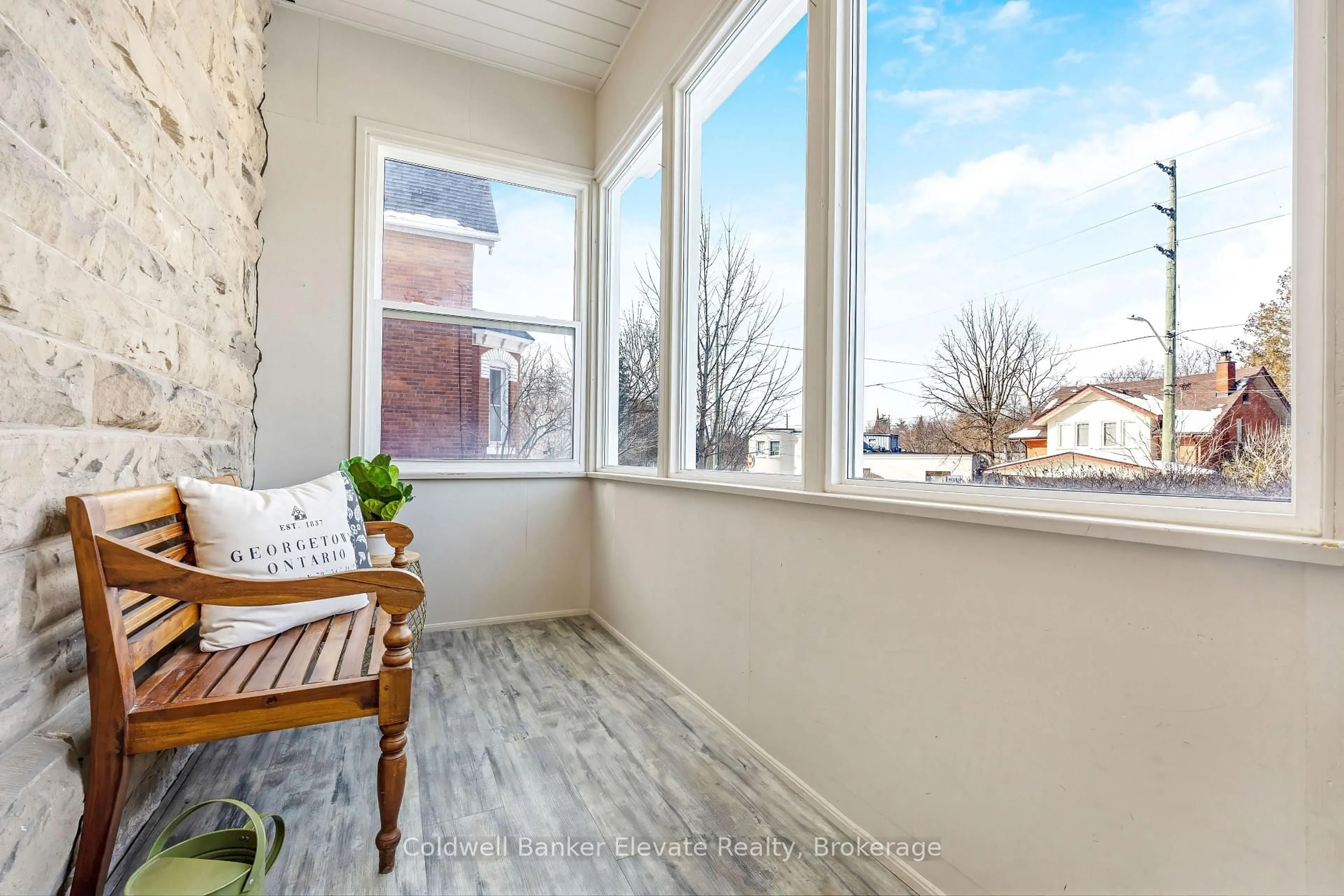 Unknown for 6 Queen St, Halton Hills Ontario L7G 2E4