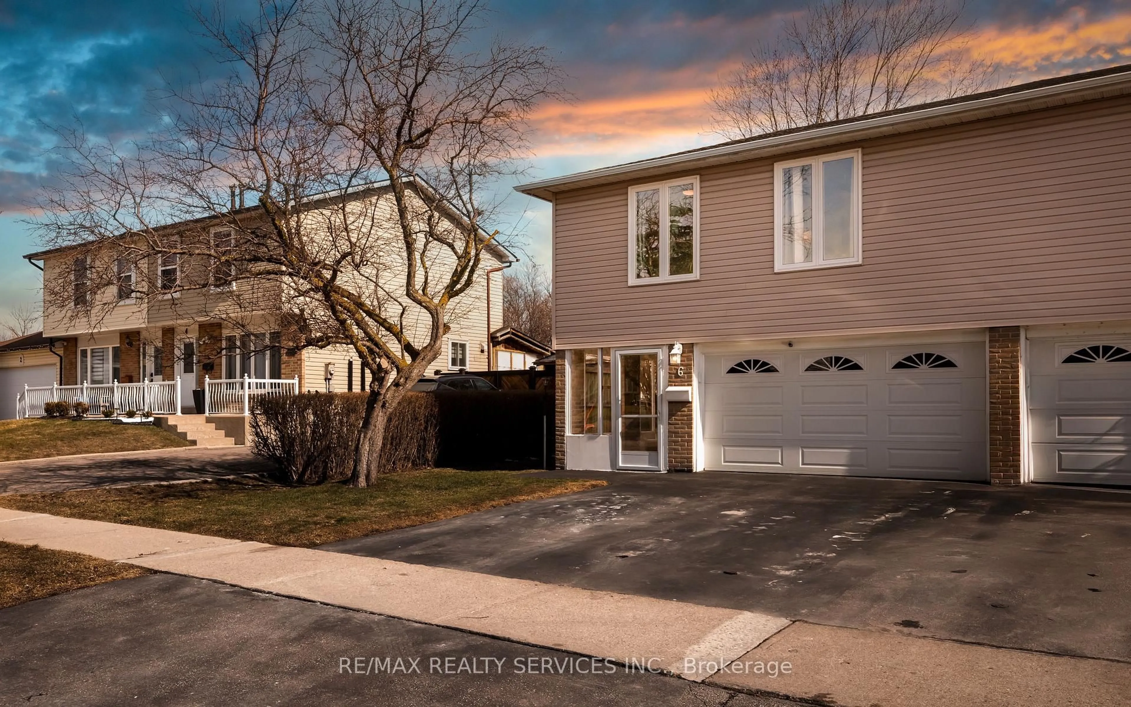 Home with vinyl exterior material, street for 6 Glenridge Rd, Brampton Ontario L6S 1N3