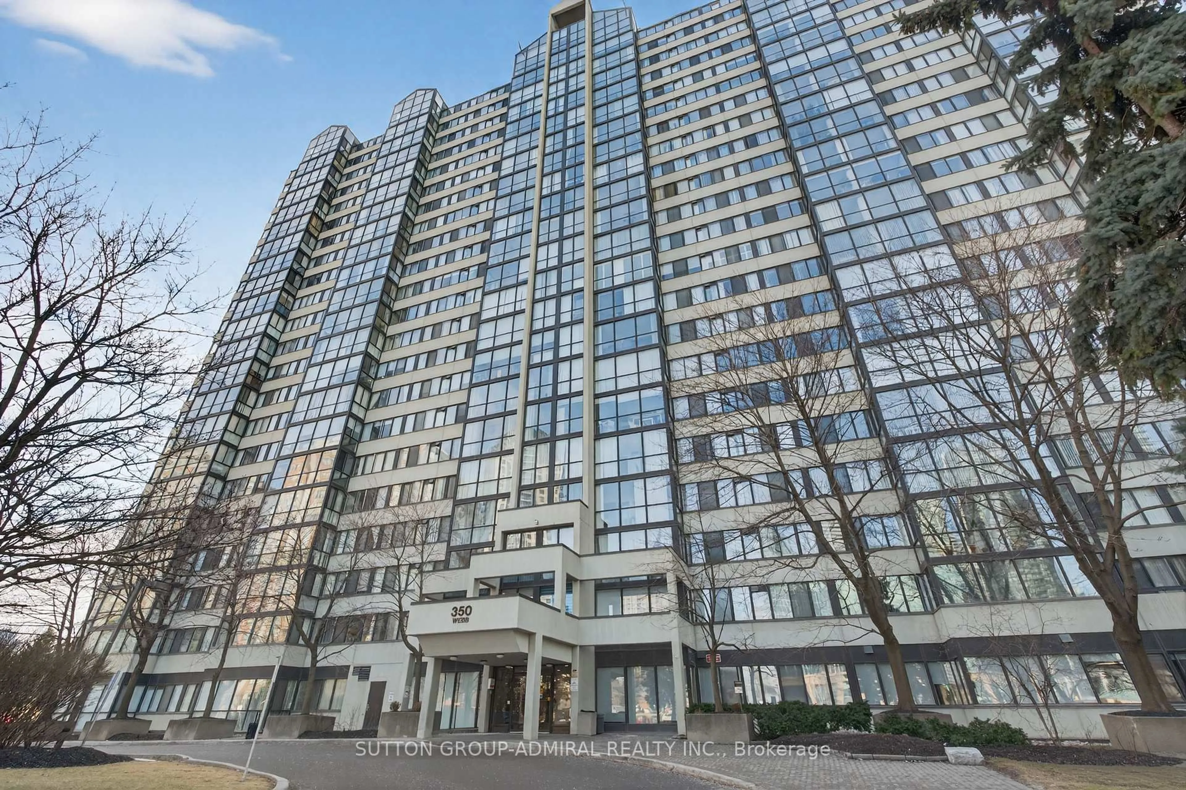 Patio, building for 350 Webb Dr #308, Mississauga Ontario L5B 3W4