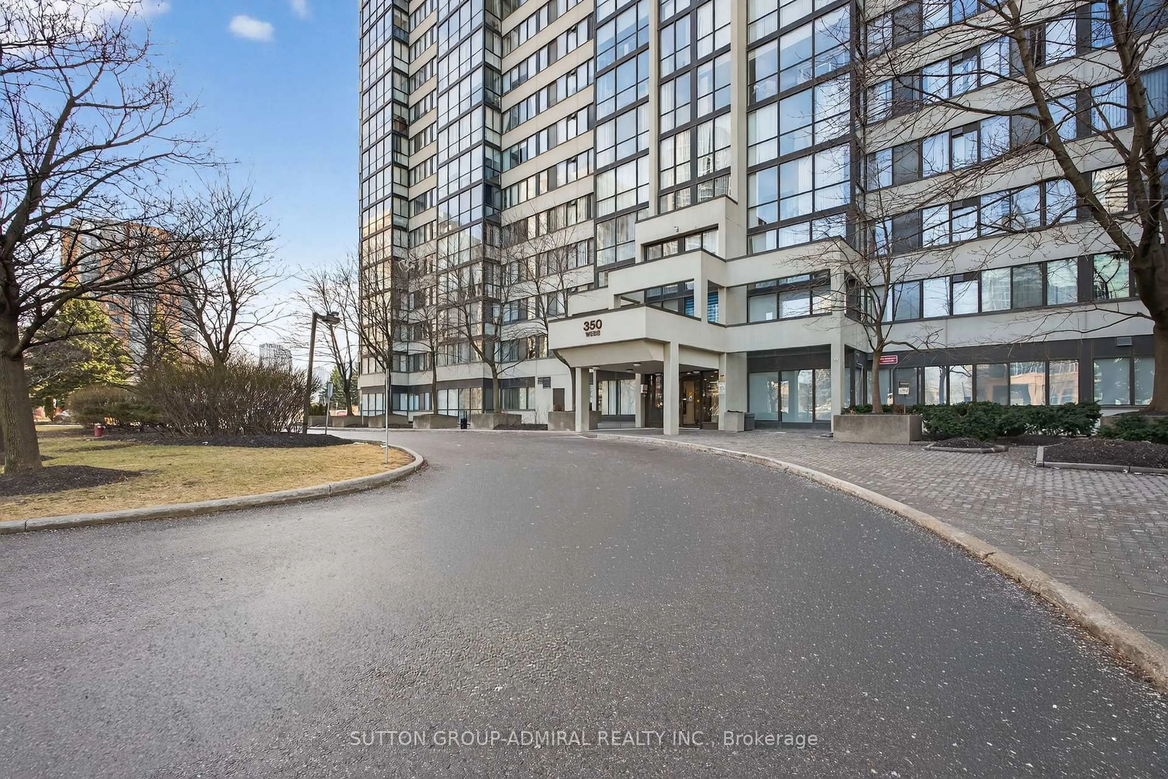 Indoor foyer for 350 Webb Dr #308, Mississauga Ontario L5B 3W4