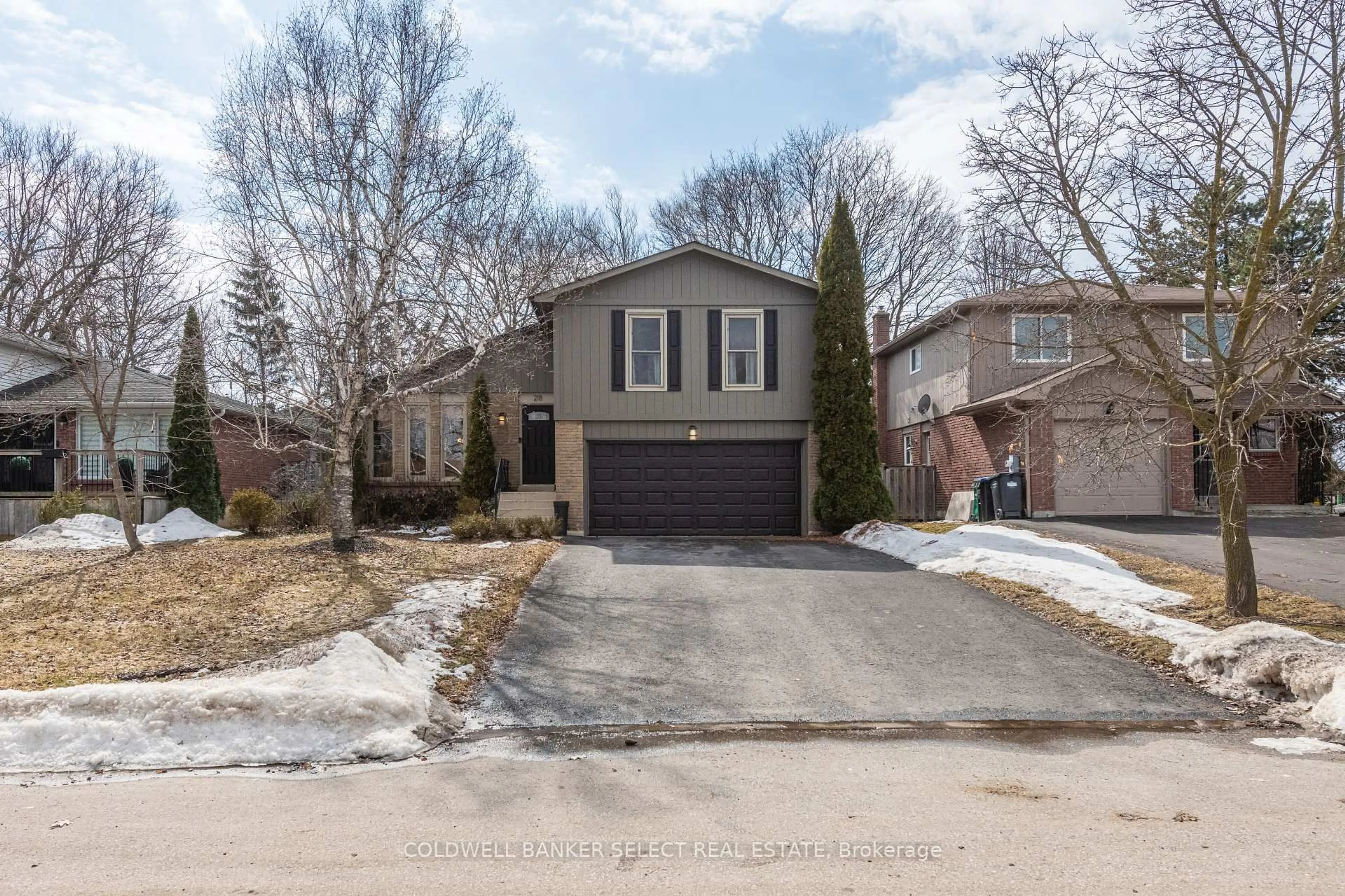 Home with brick exterior material, street for 218 Ridge Rd, Caledon Ontario L7E 4W1