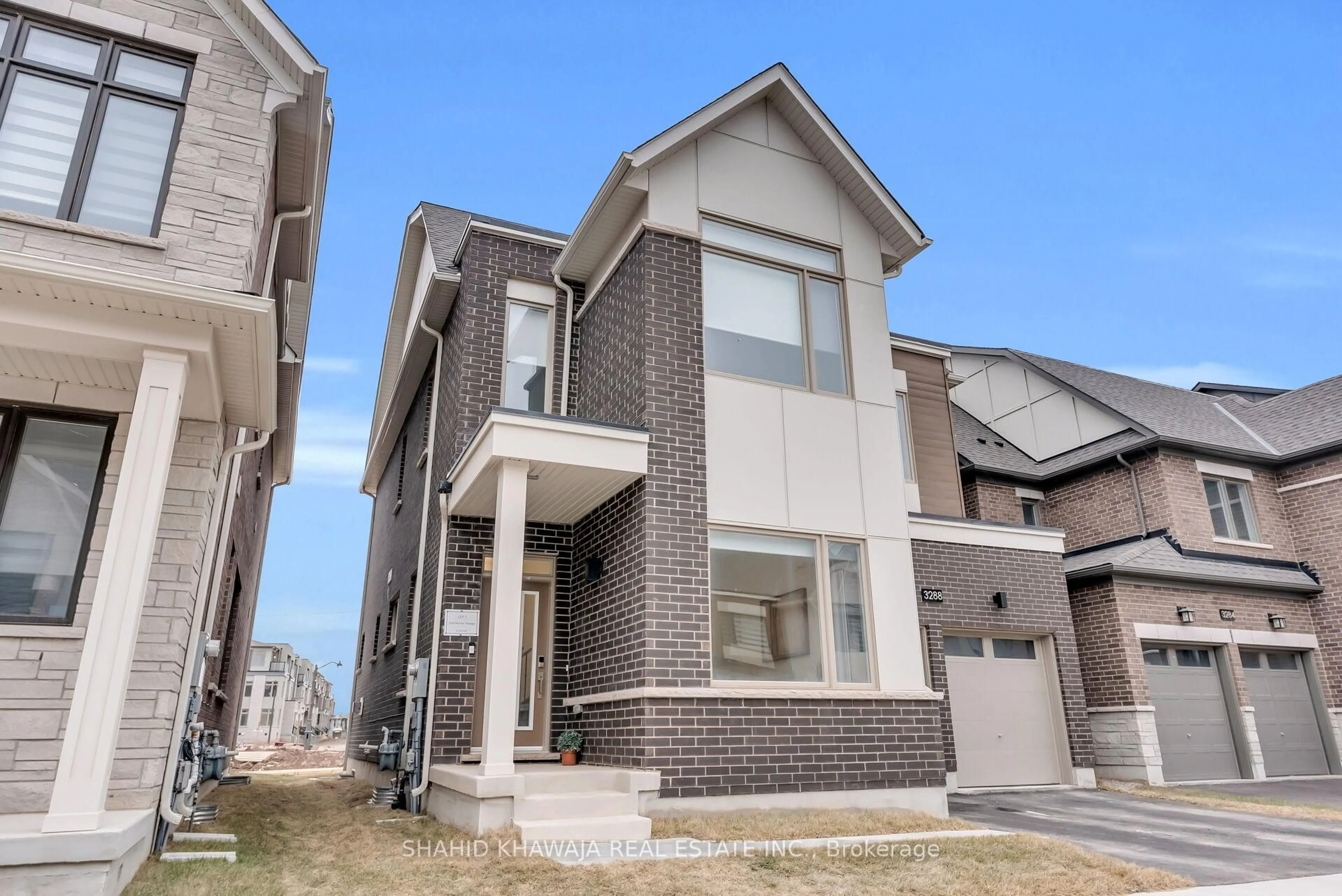 Home with brick exterior material, street for 3288 Mariner Pass, Oakville Ontario L6M 4K1