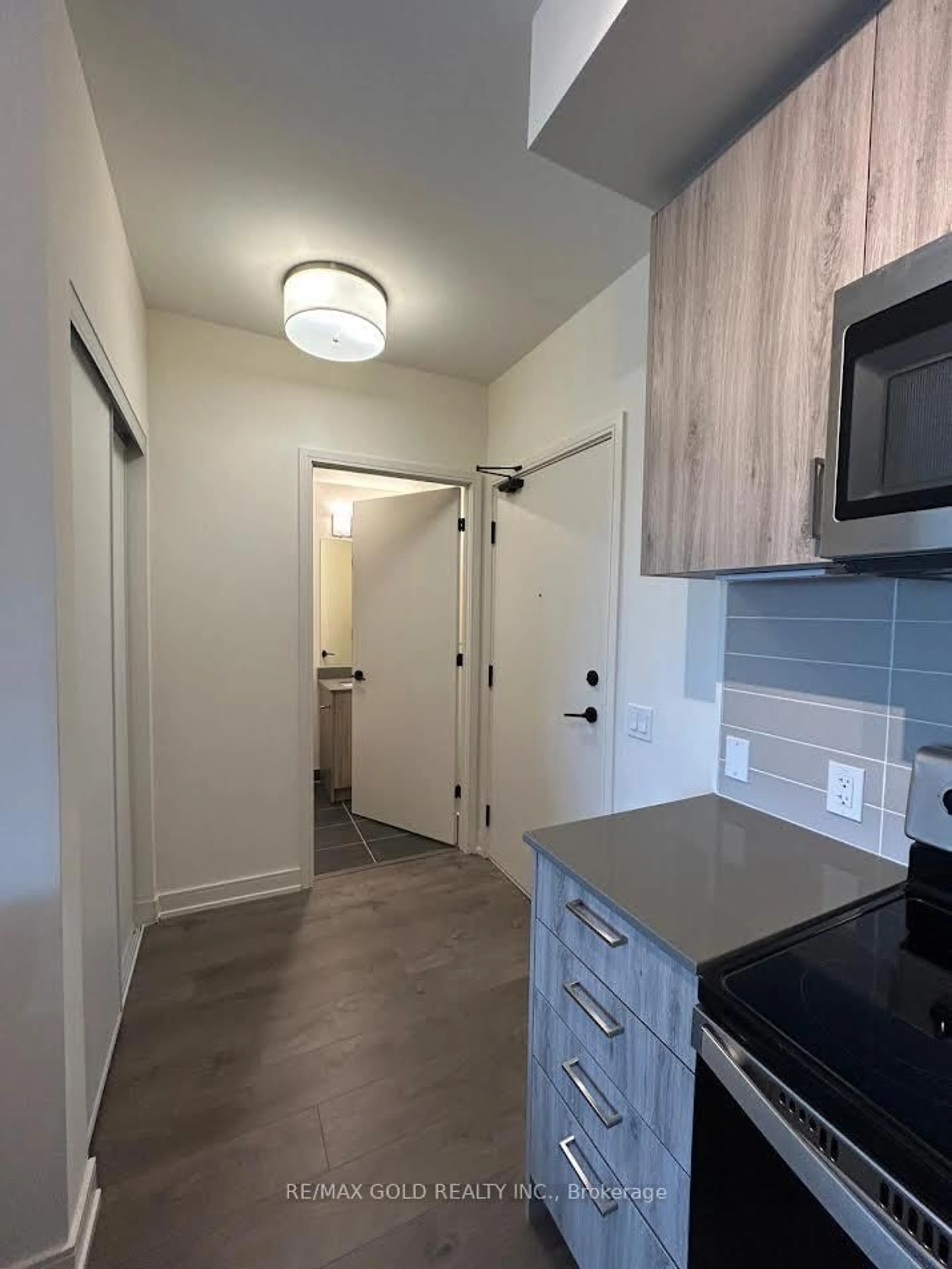 Standard kitchen, unknown for 8010 Derry Rd #701, Milton Ontario L9T 9N3