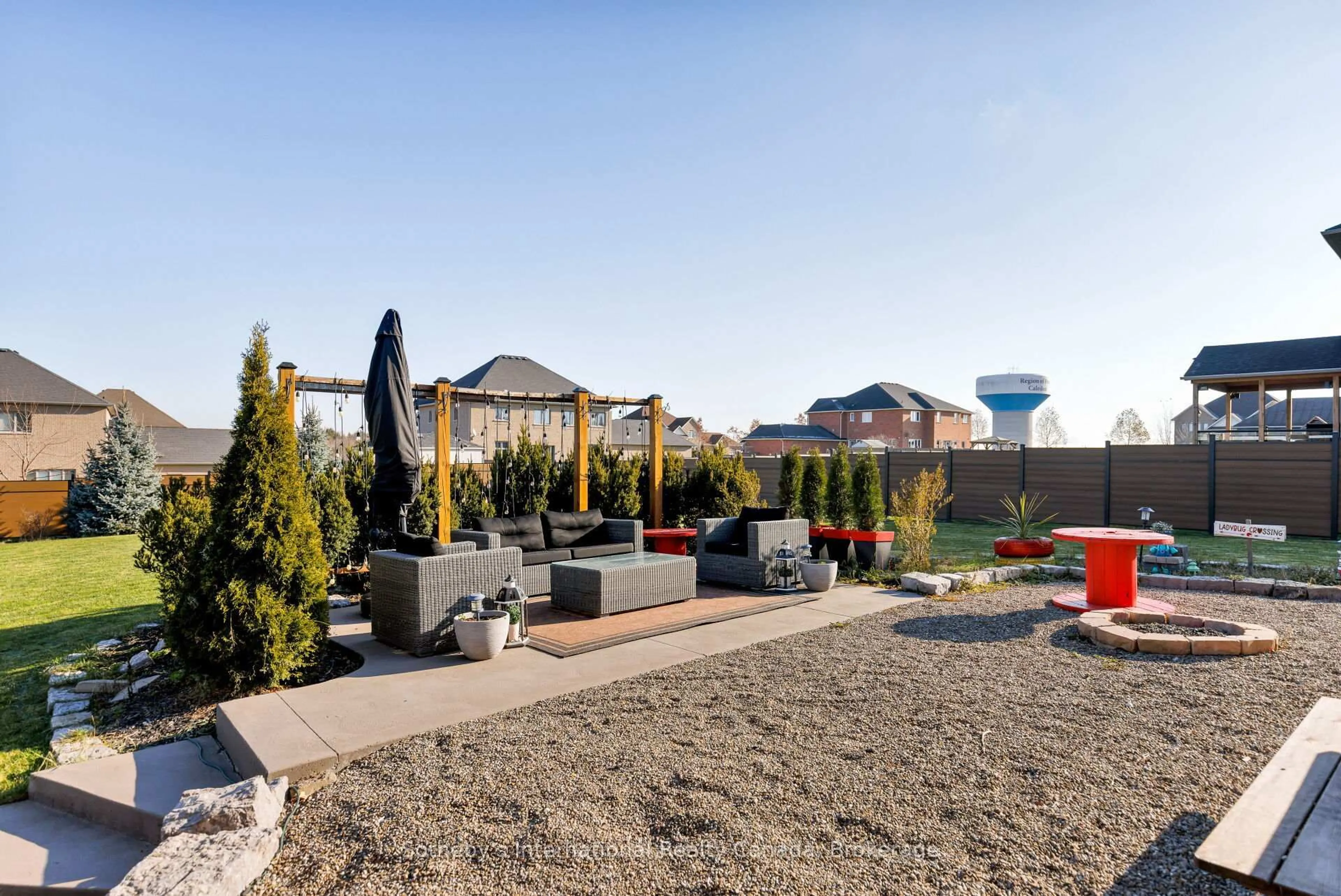 Patio, street for 13905 Kennedy Rd, Caledon Ontario L7C 3W7