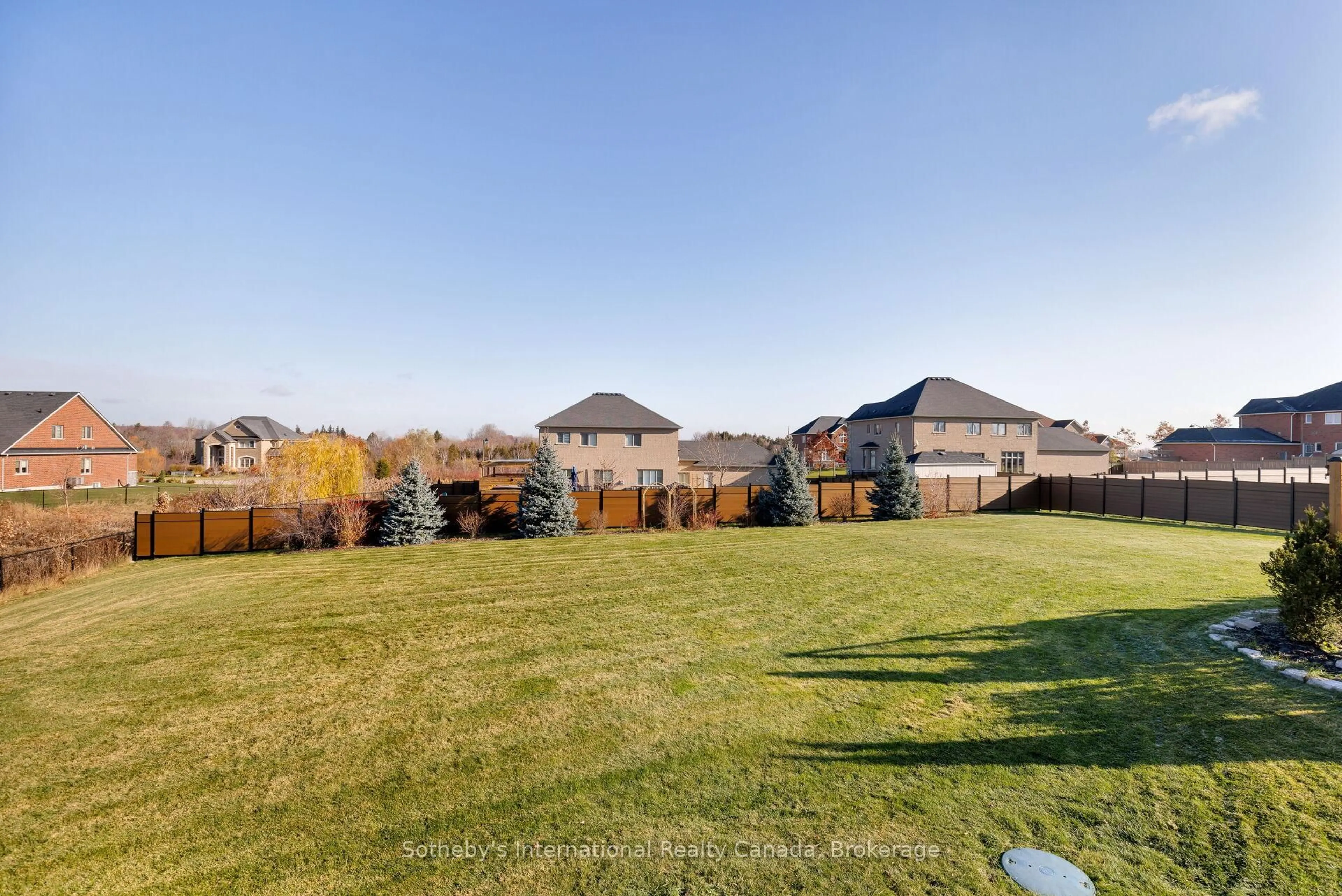 A pic from outside/outdoor area/front of a property/back of a property/a pic from drone, unknown for 13905 Kennedy Rd, Caledon Ontario L7C 3W7