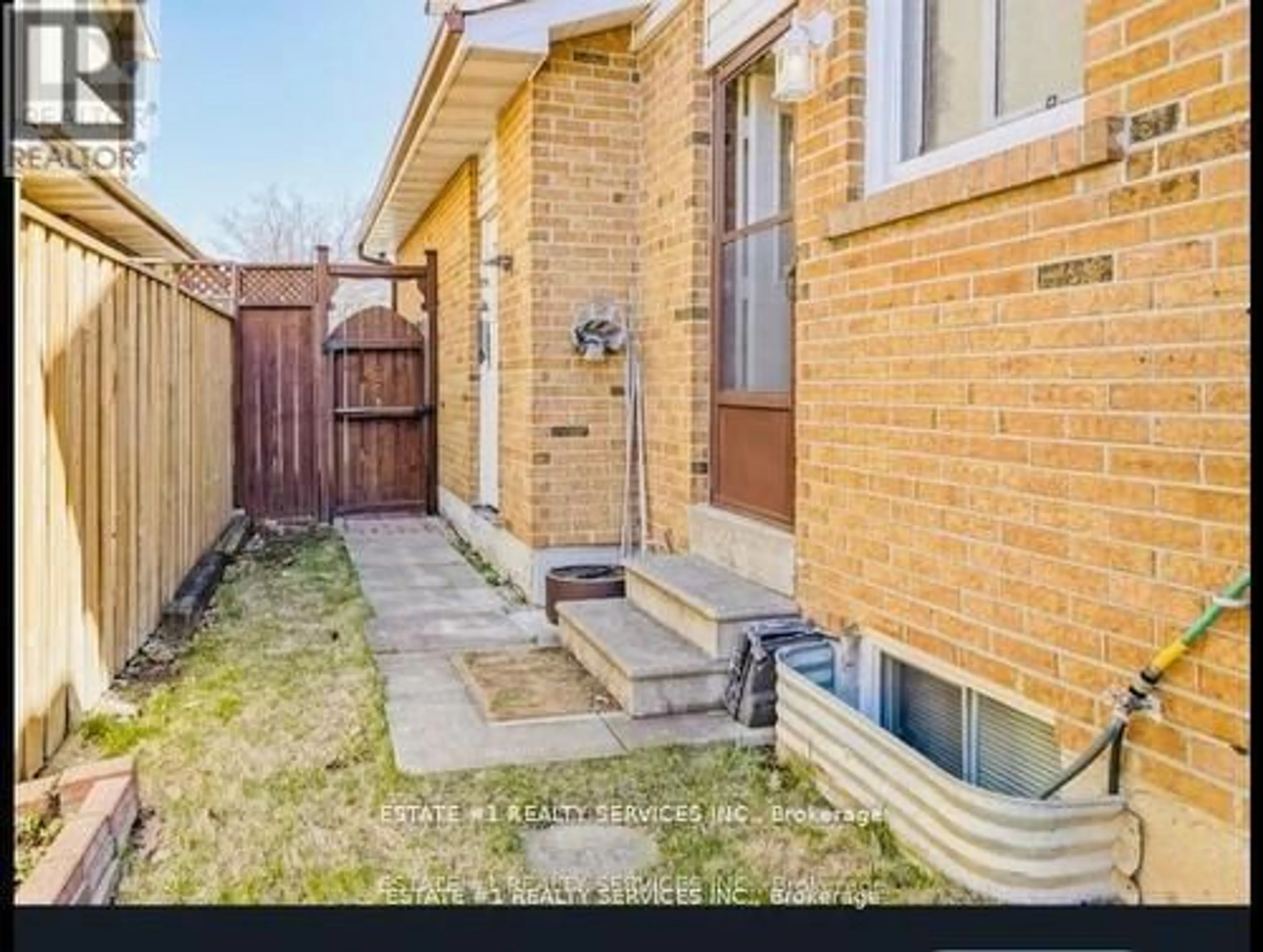 A pic from outside/outdoor area/front of a property/back of a property/a pic from drone, street for 84 Simmons Blvd, Brampton Ontario L6V 3V6
