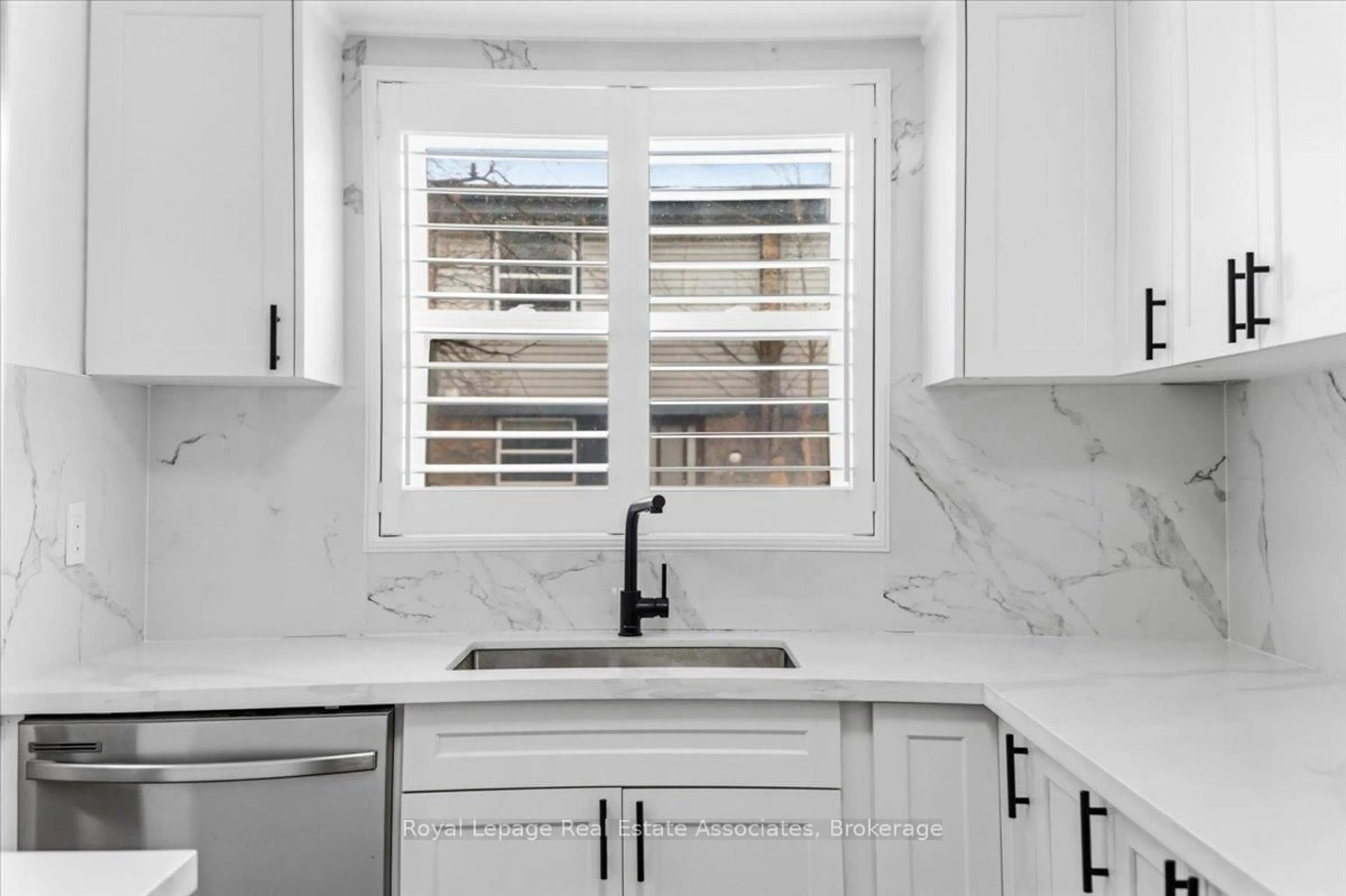 Standard kitchen, ceramic/tile floor for 6699 Falconer Dr #85, Mississauga Ontario L5N 2E3