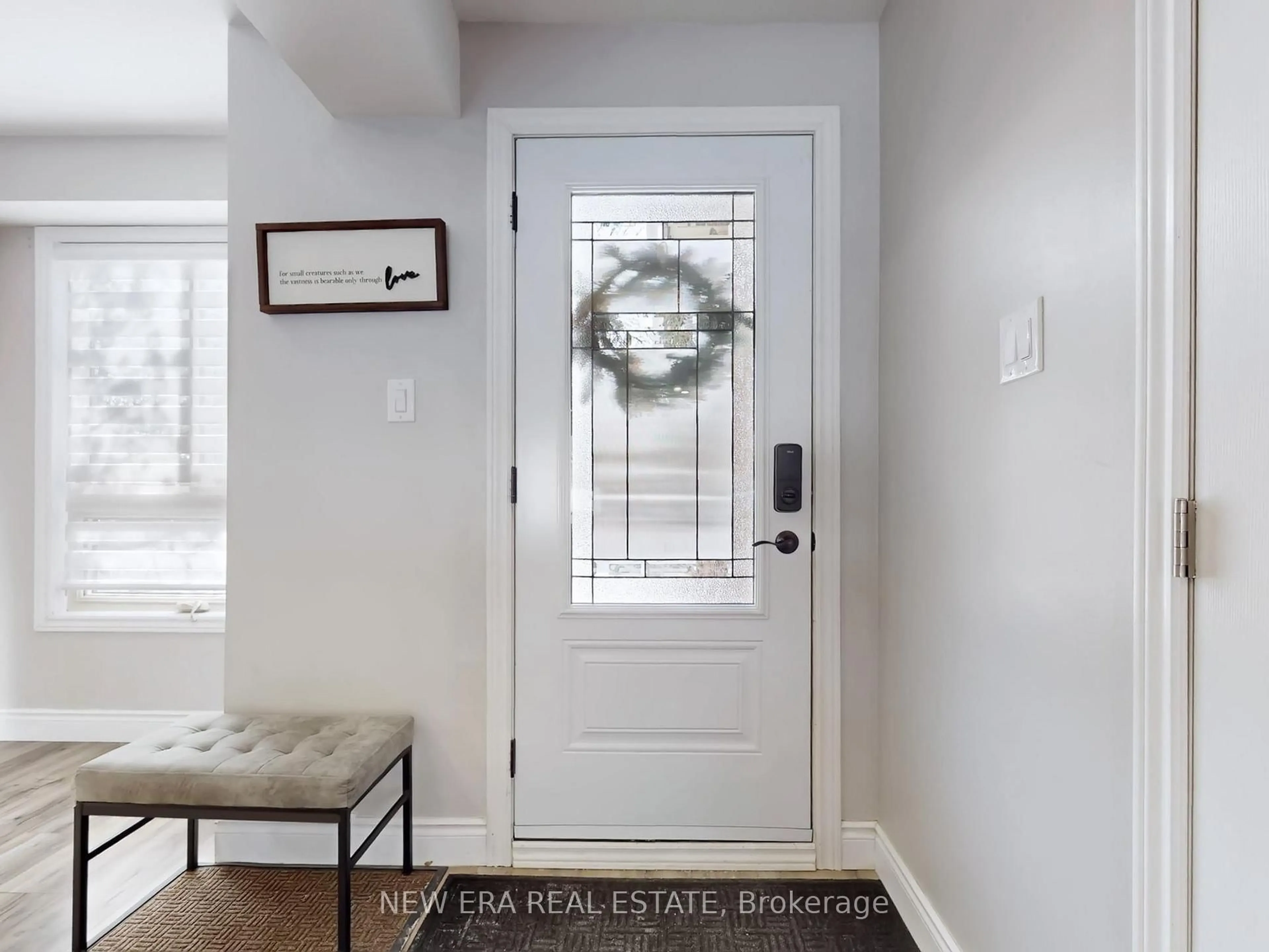 Indoor entryway for 7189 Joliette Cres, Mississauga Ontario L5N 1Z2