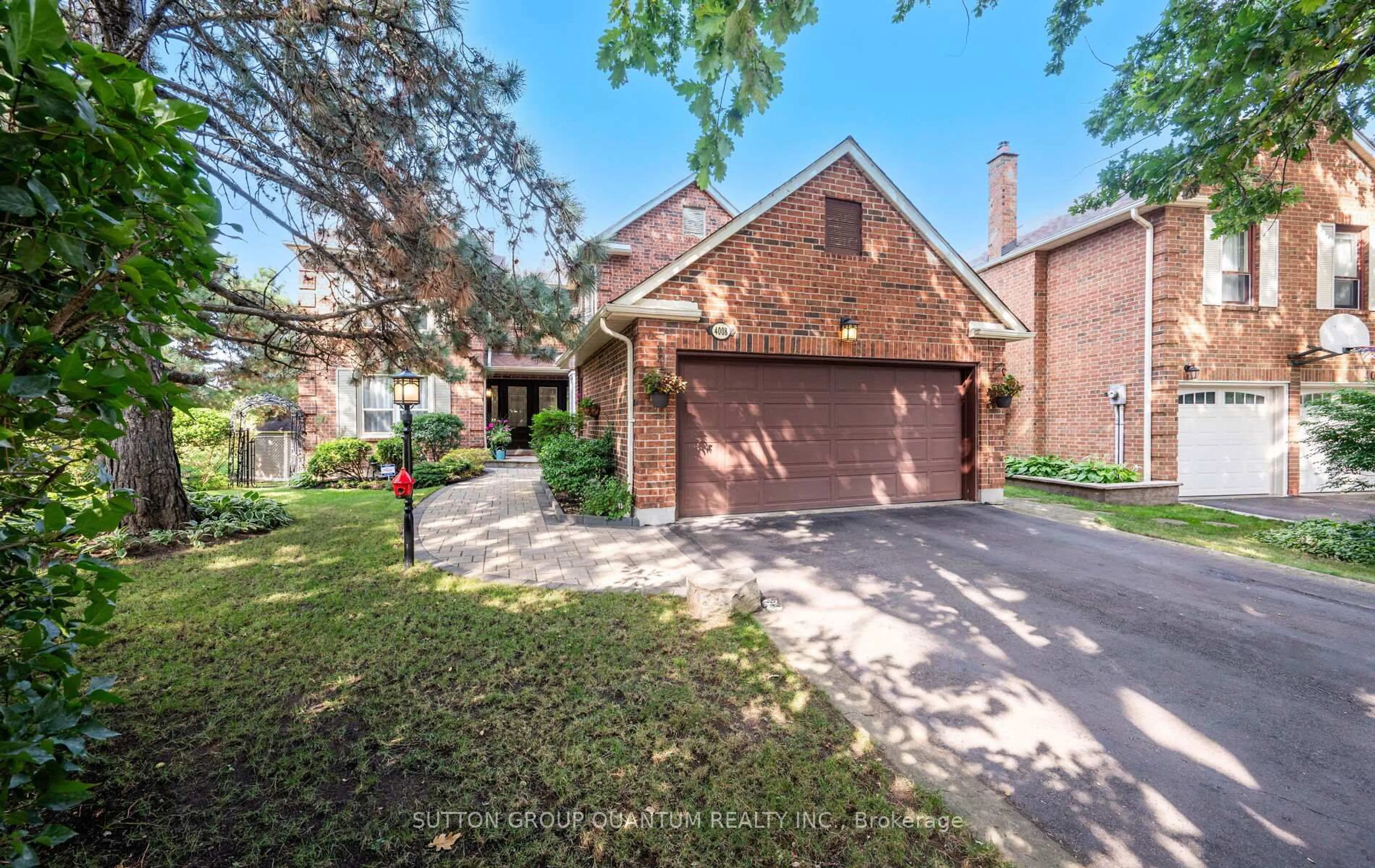 Home with brick exterior material, street for 4008 Powderhorn Crt, Mississauga Ontario L5L 3C4