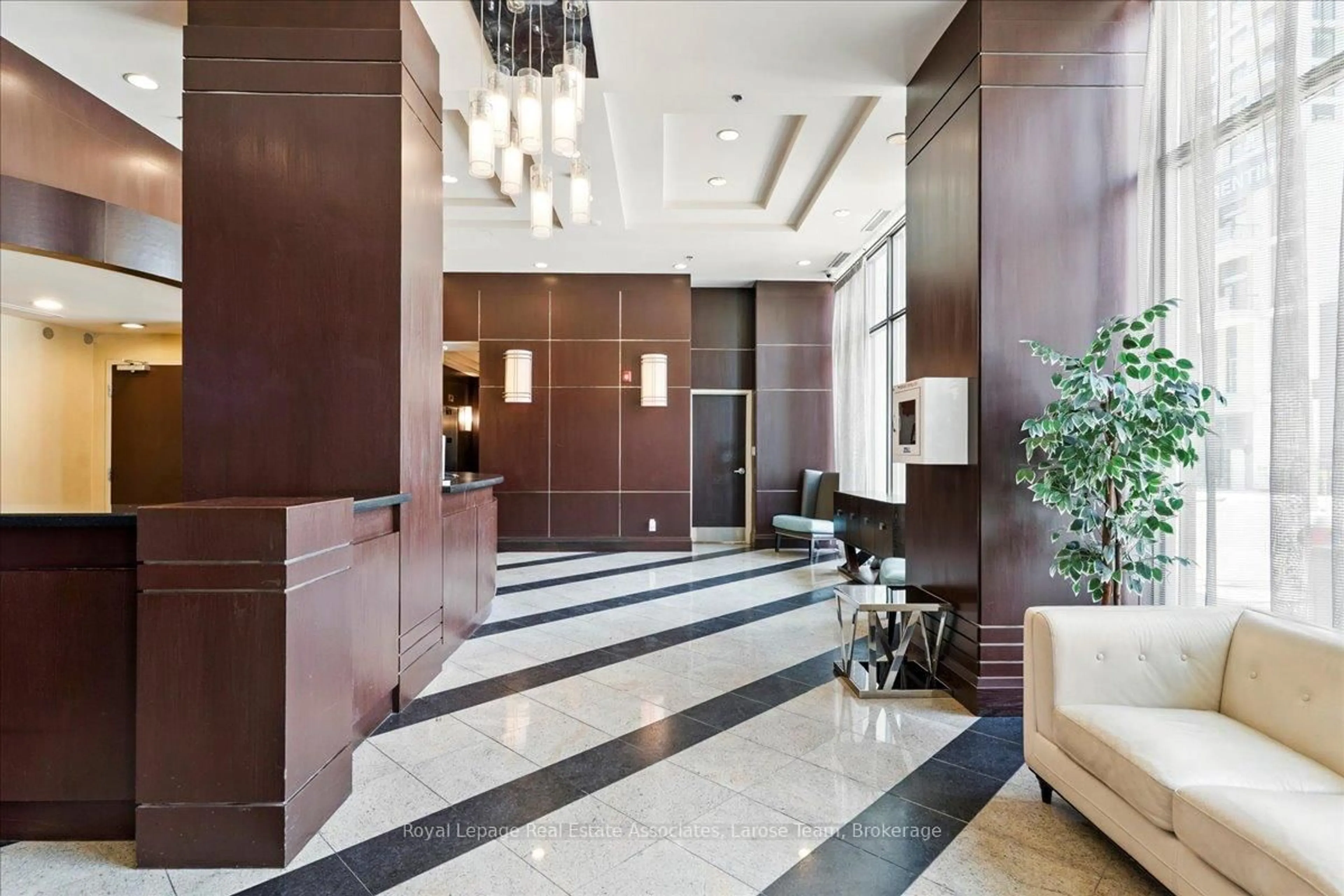 Lobby for 208 Enfield Pl #3701, Mississauga Ontario L5B 0G8