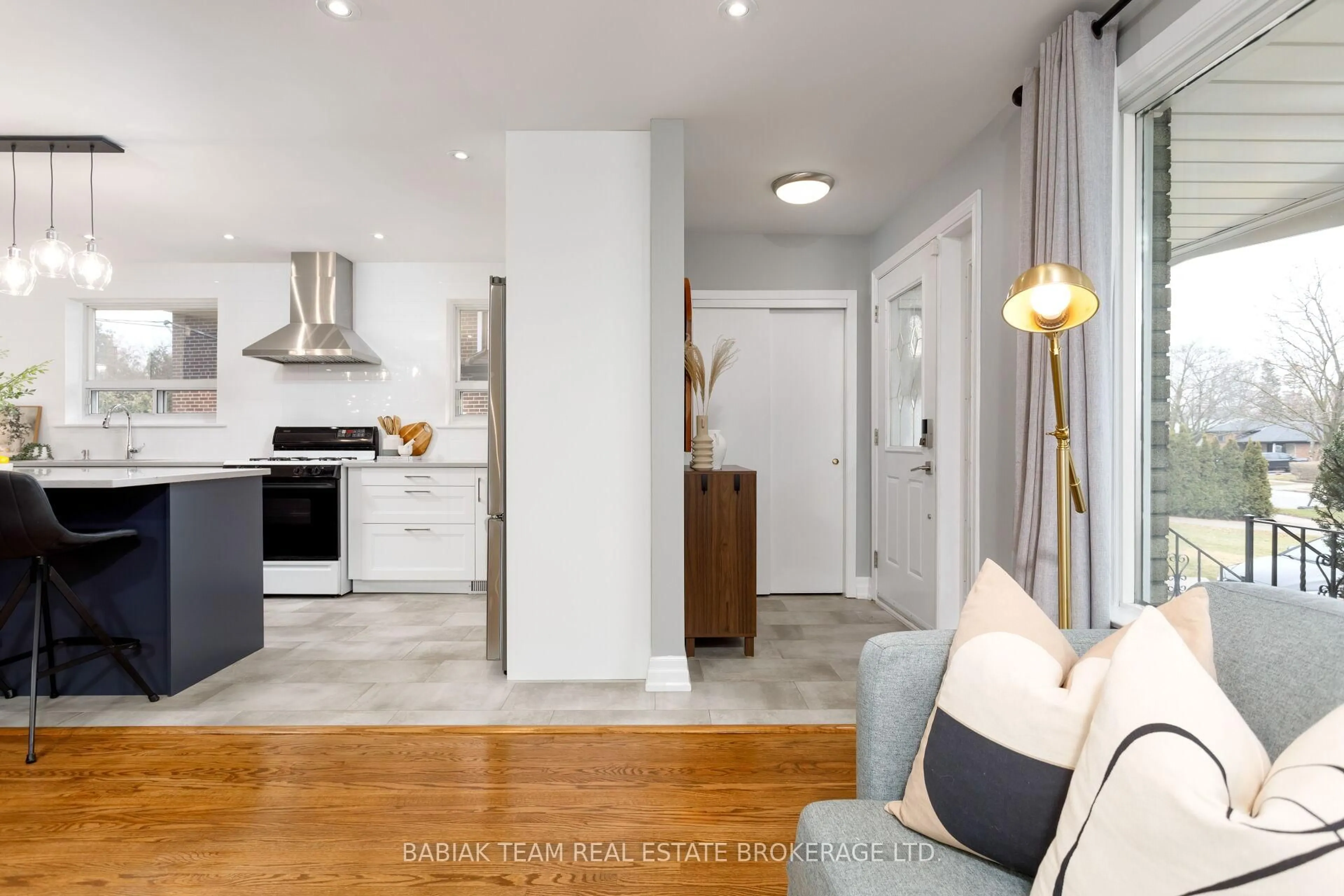 Open concept kitchen, unknown for 29 Richland Cres, Toronto Ontario M9C 4C1