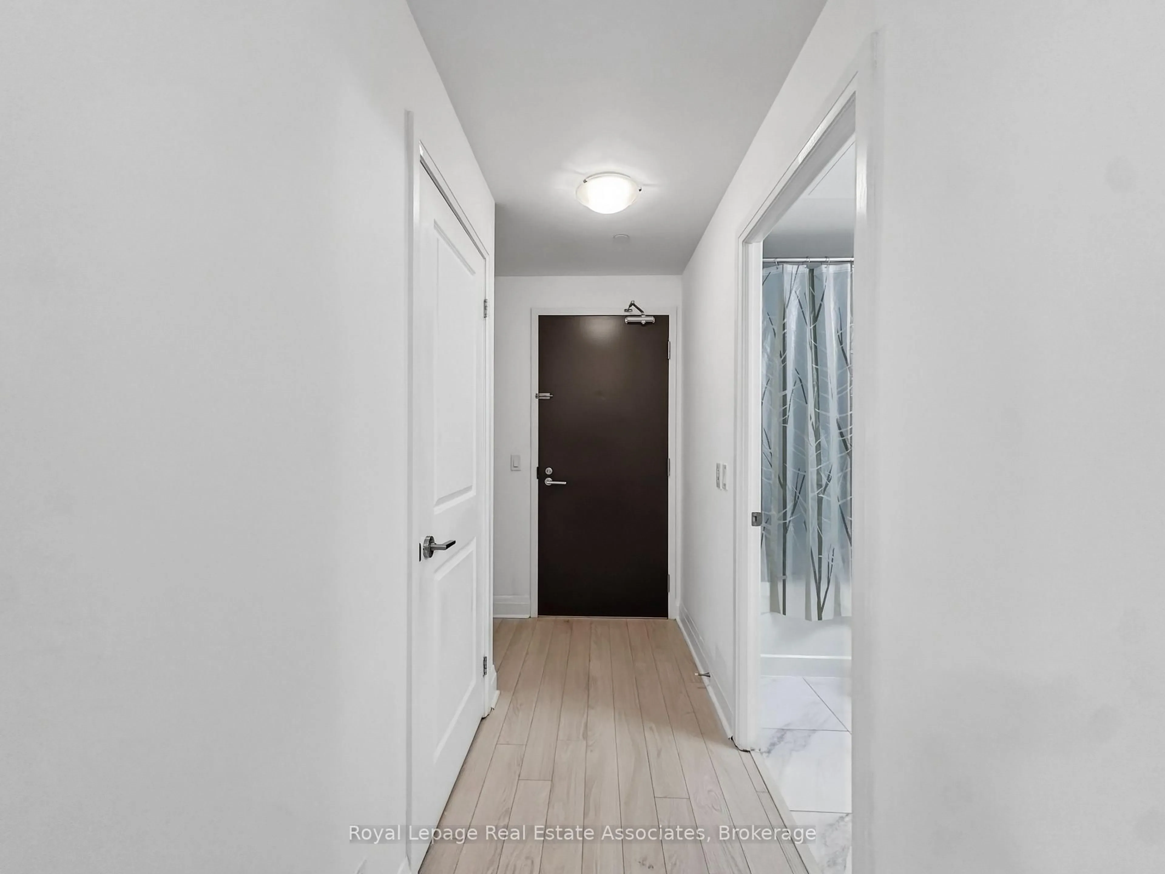 Indoor entryway for 17 Zorra St #912, Toronto Ontario M8Z 4Z6