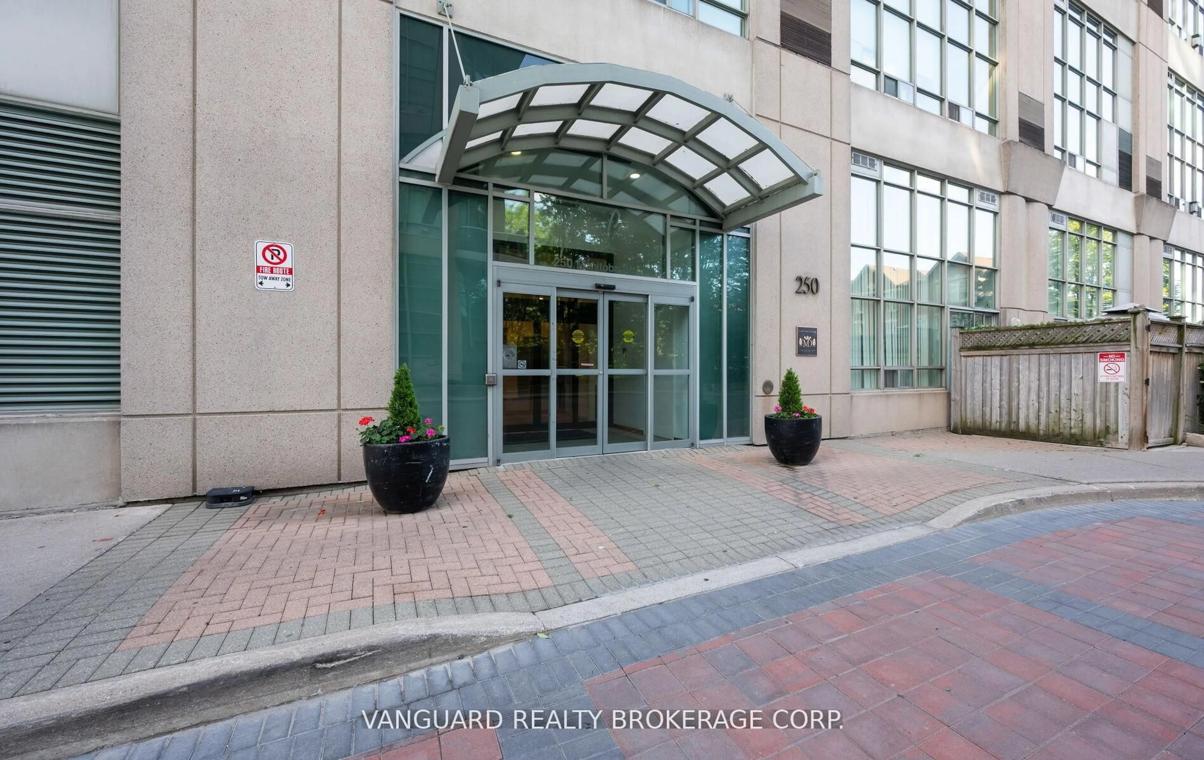 Indoor foyer for 250 Manitoba St #619, Toronto Ontario M8Y 4G8