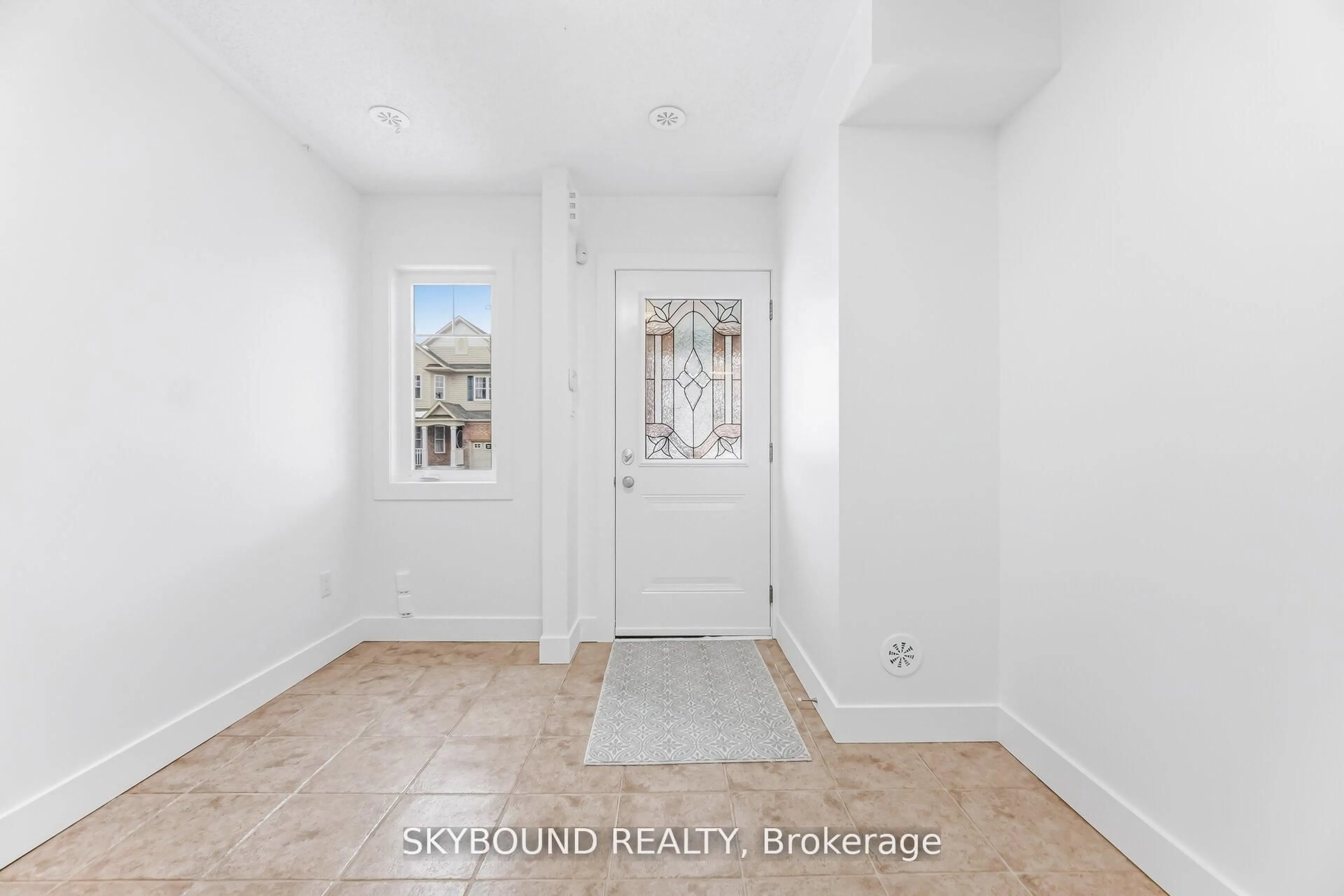 Indoor entryway for 876 Fowles Crt, Milton Ontario L9T 0Z6