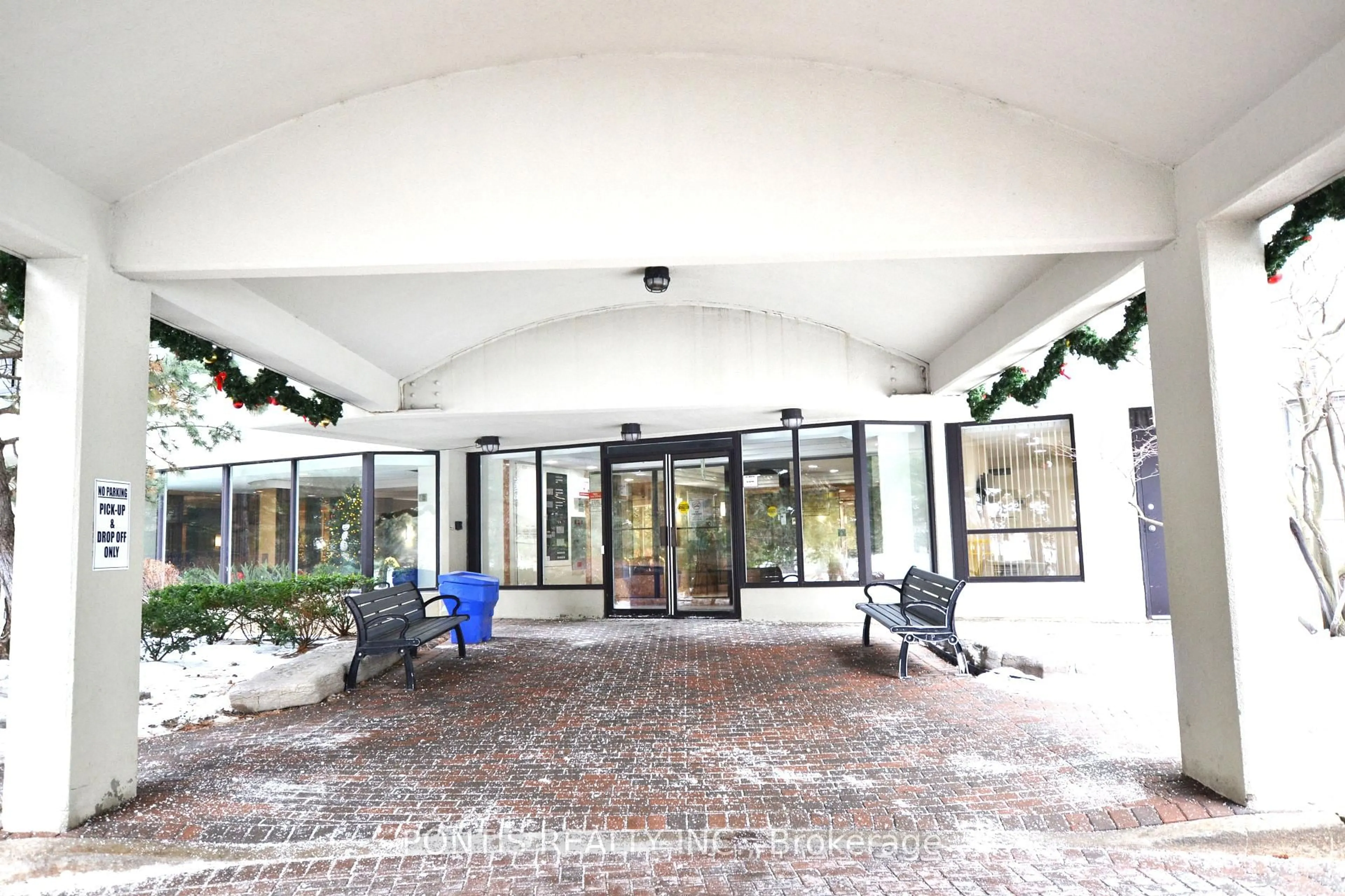 Lobby for 24 HANOVER Rd #1008, Brampton Ontario L6S 5K8